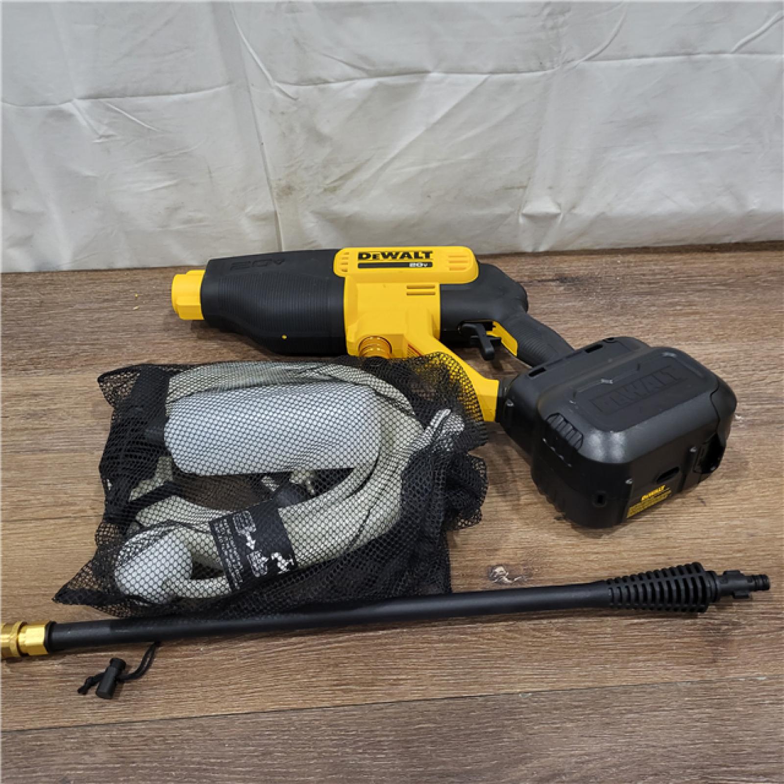 AS-IS Dewalt 20V 550 PSI  1 GPM Cordless Power Cleaner W/ 4 Nozzles Tool-Only DCPW550B