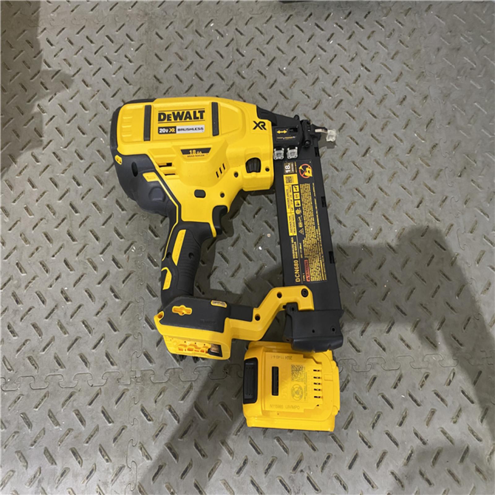 Houston location AS-IS DEWALT 20V MAX XR 18 Gauge Brad Nailer Kit ONLY BATTERY