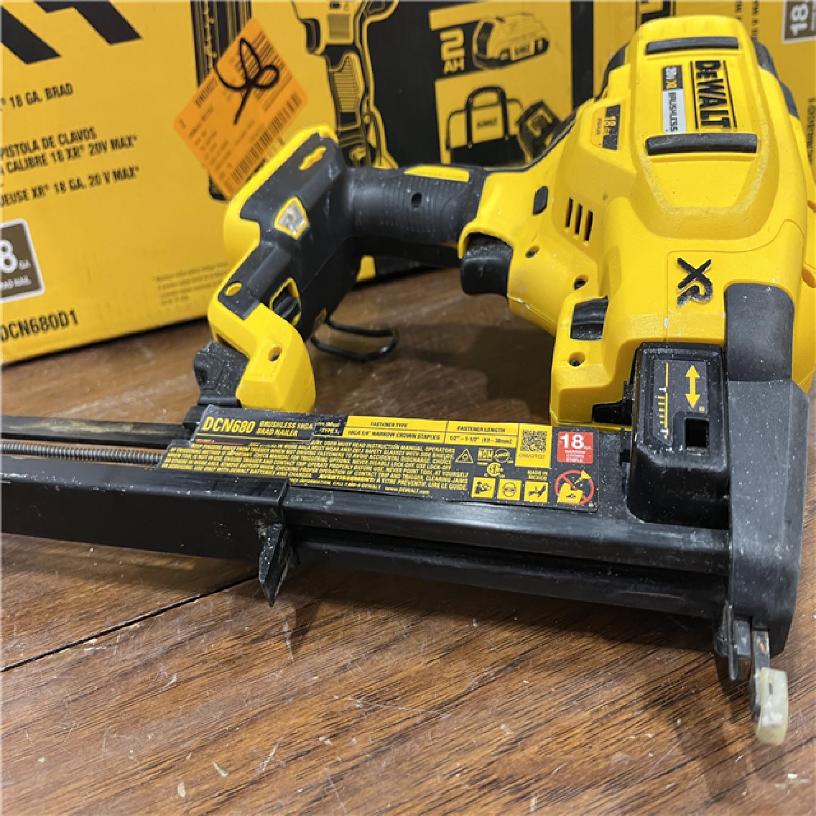 AS-ISDEWALT 20V MAX XR 18 Gauge Brad Nailer Kit