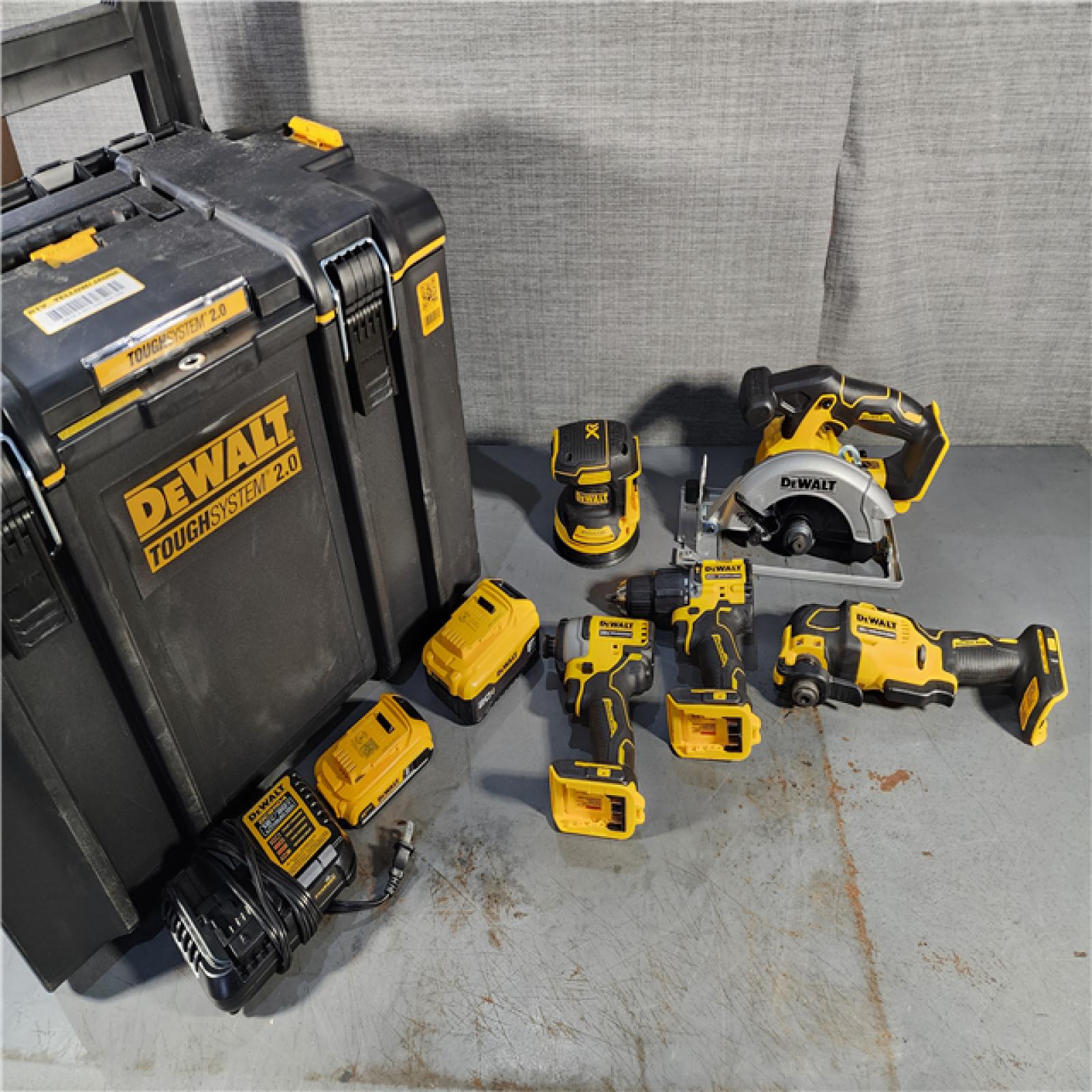 HOUSTON LOCATION - AS-IS Dewalt 20-Volt MAX ToughSystem Lithium-Ion 5-Tool Cordless Combo Kit