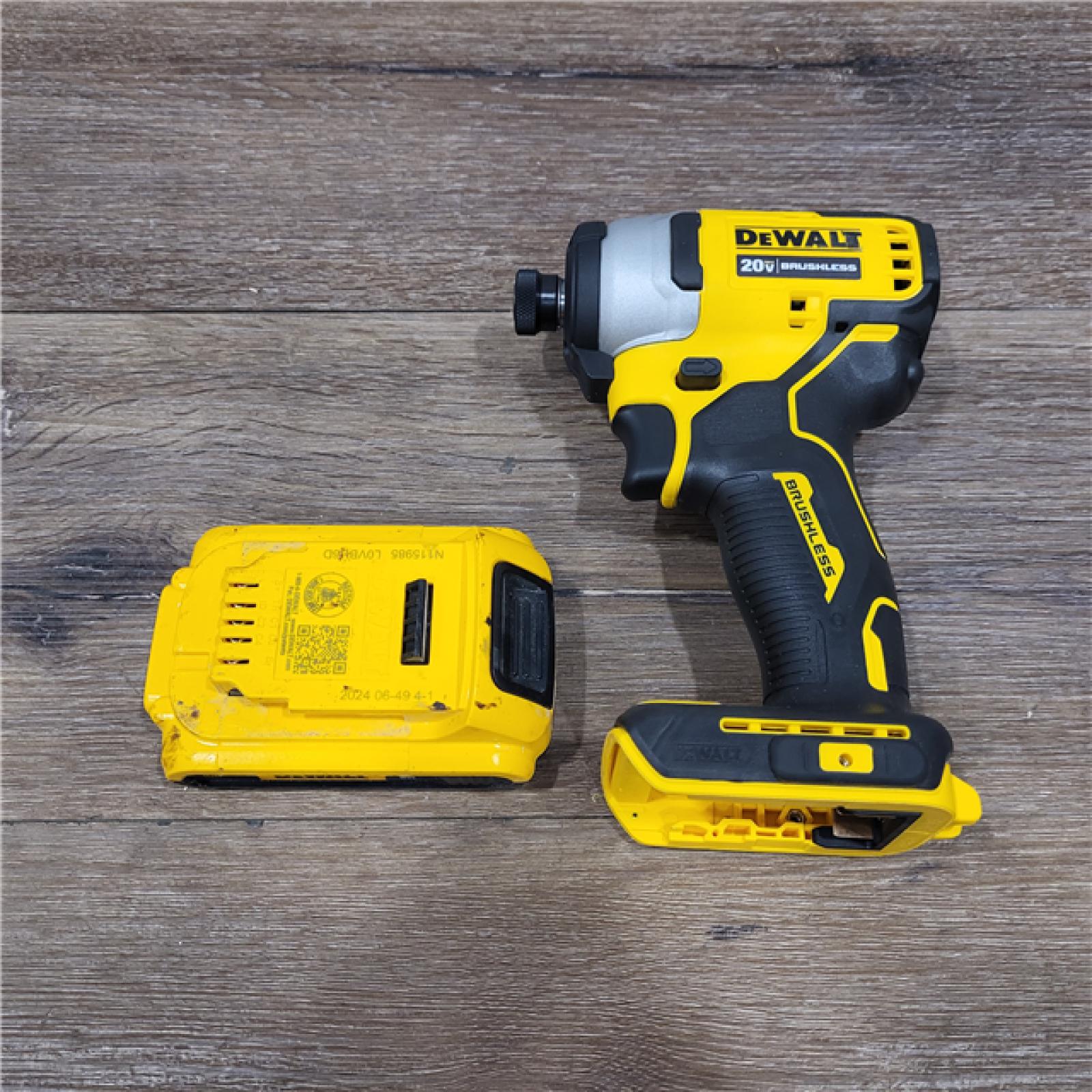 AS-IS DEWALT ATOMIC 20V MAX* Brushless Cordless Compact 1/4 in. Impact Driver Kit