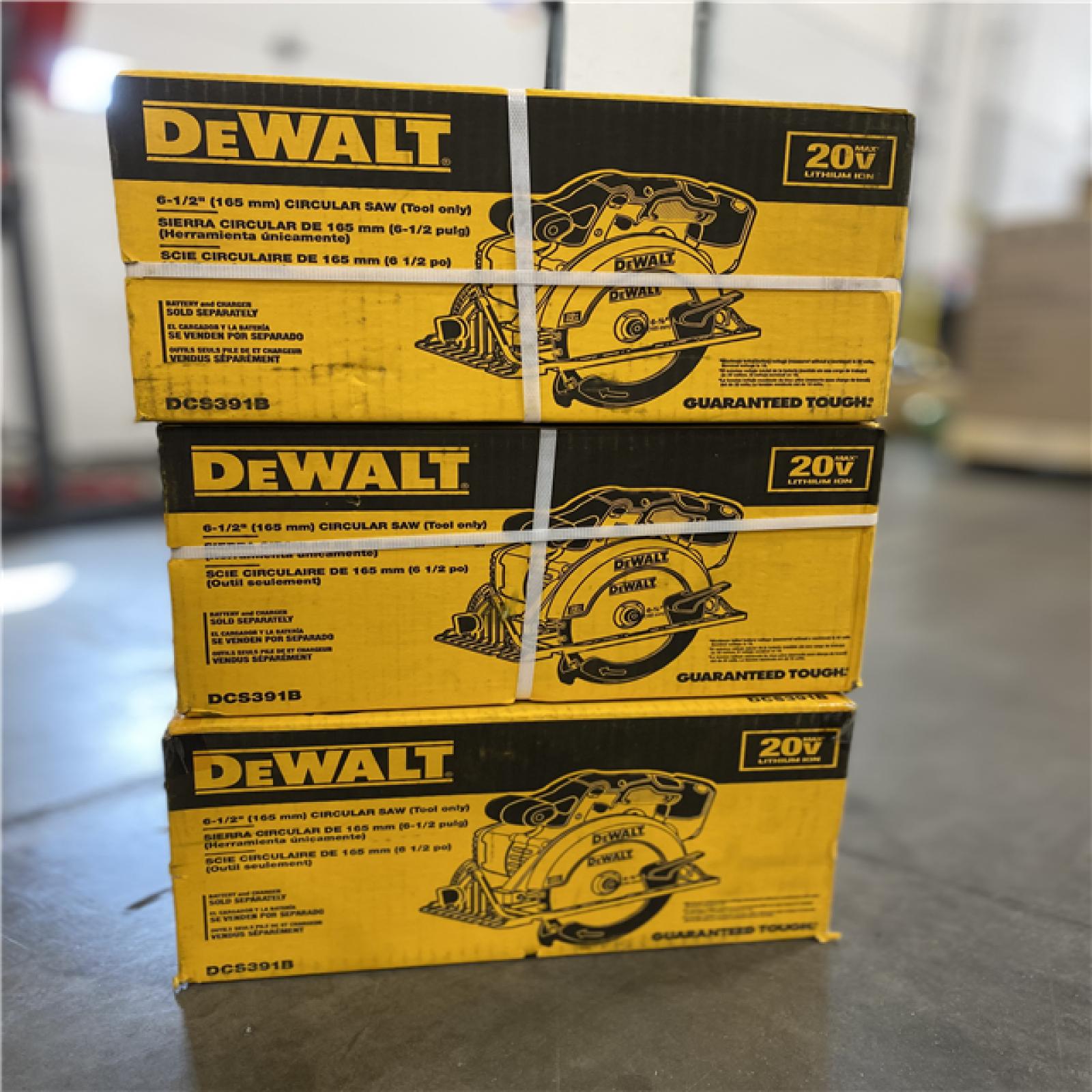 NEW! - DEWALT 20V MAX Cordless 6.5 in. Sidewinder Style Circular Saw (Tool Only) - (3 UNUTS)