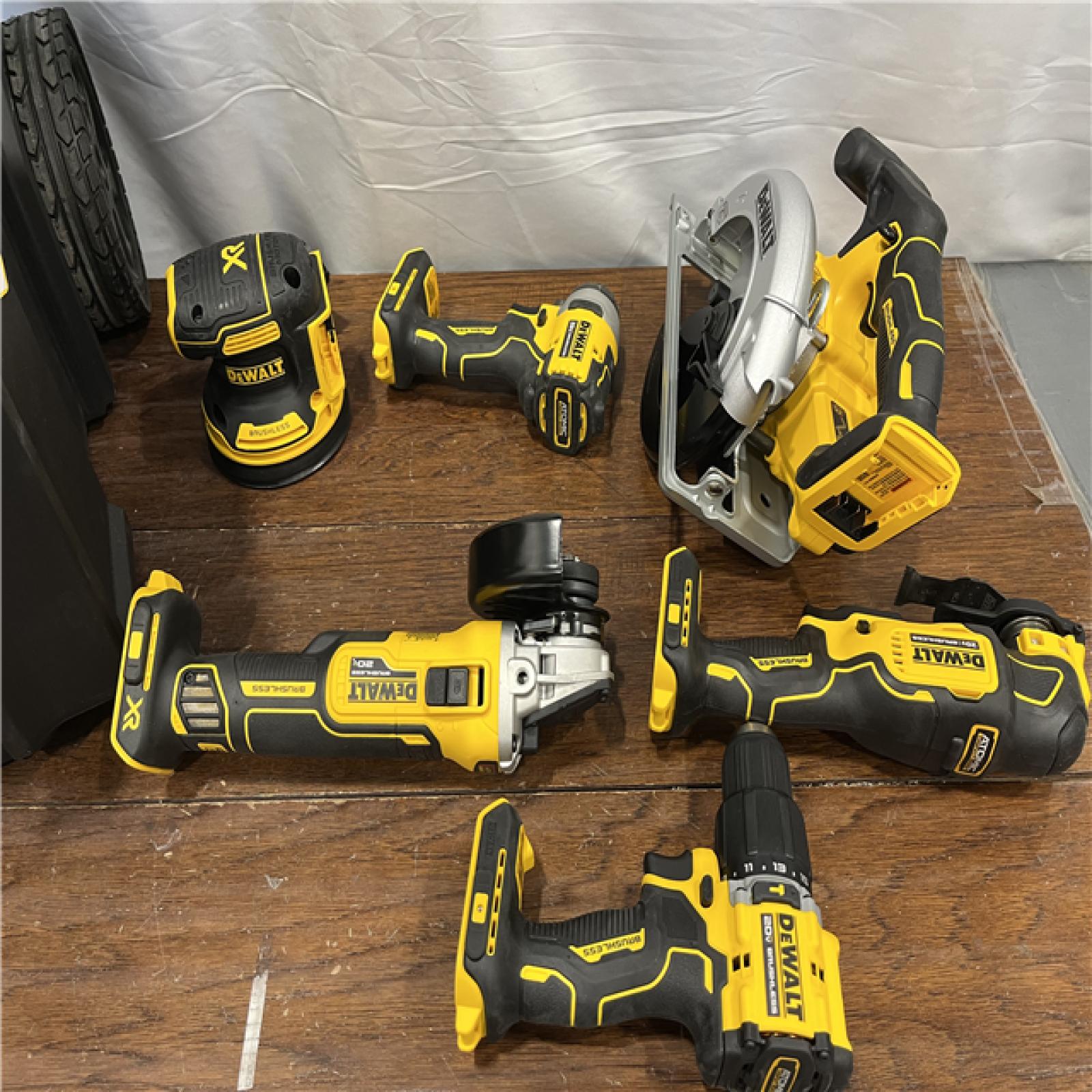 AS-ISDewalt 20-Volt MAX ToughSystem Lithium-Ion 6-Tool Cordless Combo Kit