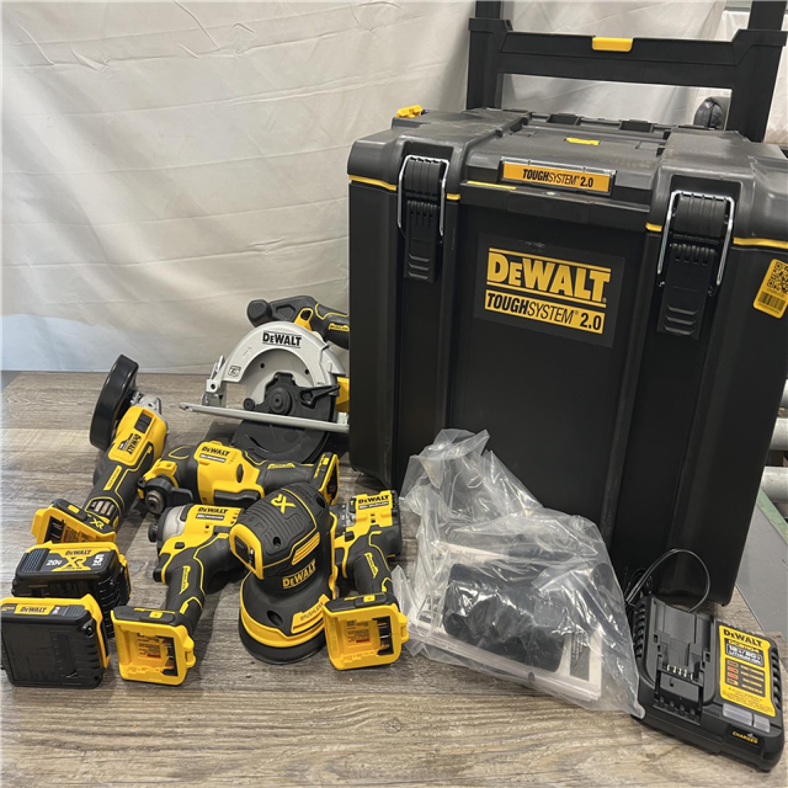 AS-IS Dewalt 20-Volt MAX ToughSystem Lithium-Ion 6-Tool Cordless Combo Kit