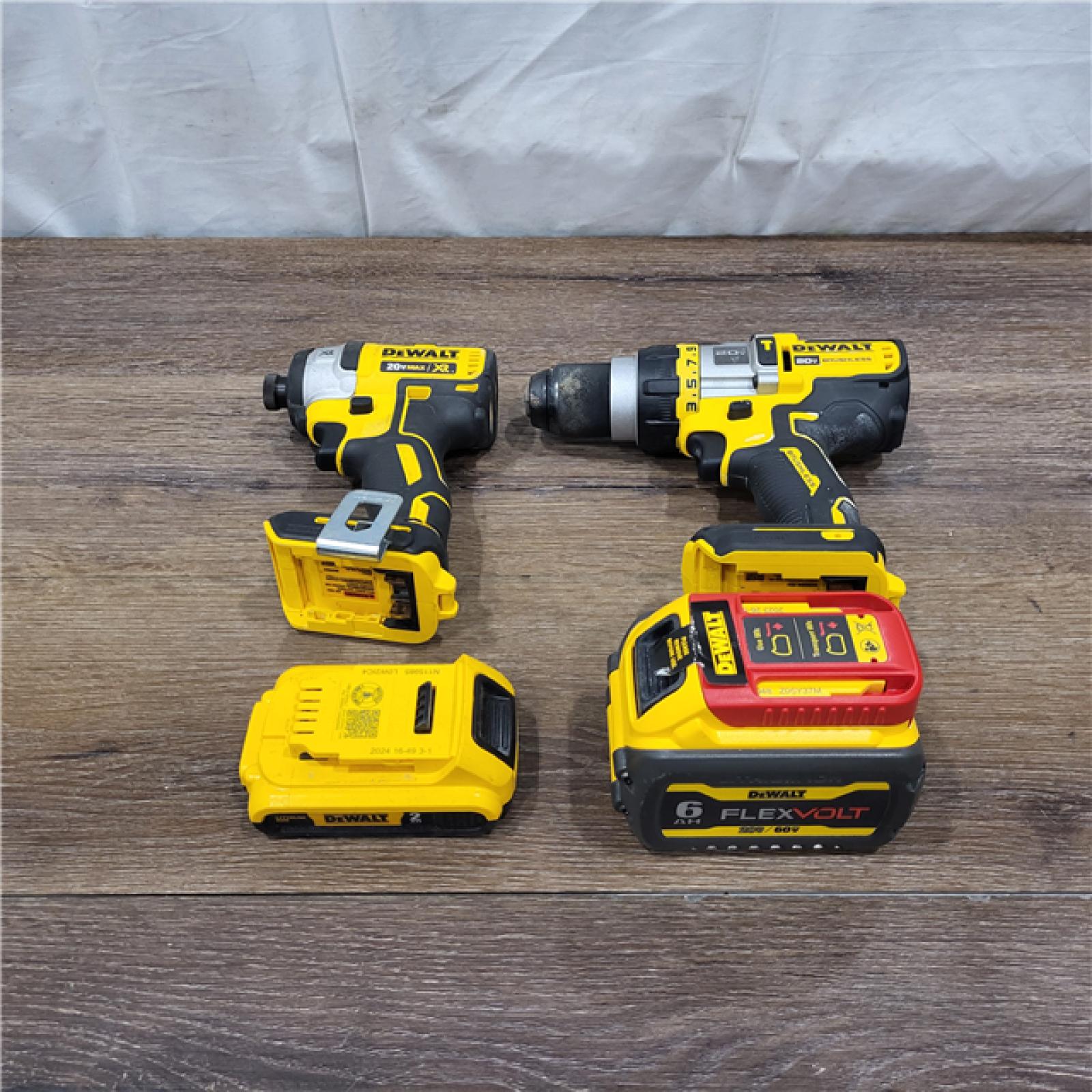 AS-IS 20V MAX Cordless Brushless Hammer Drill/Driver 2 Tool Combo Kit with FLEXVOLT ADVANTAGE