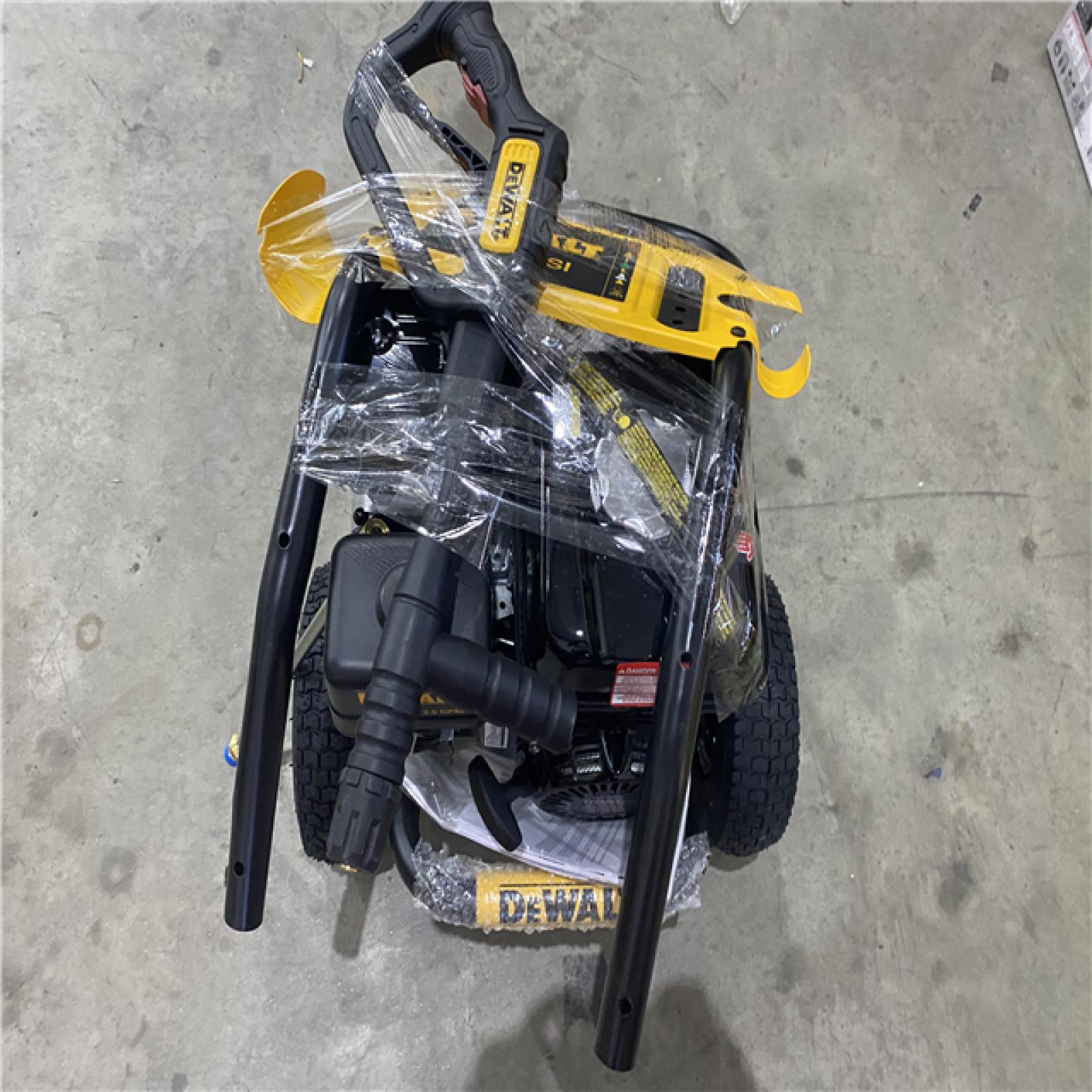 Houston location AS-IS DEWALT 3600 PSI 2.5 GPM Gas Cold Water Professional Pressure Washer with HONDA GX200 Engine