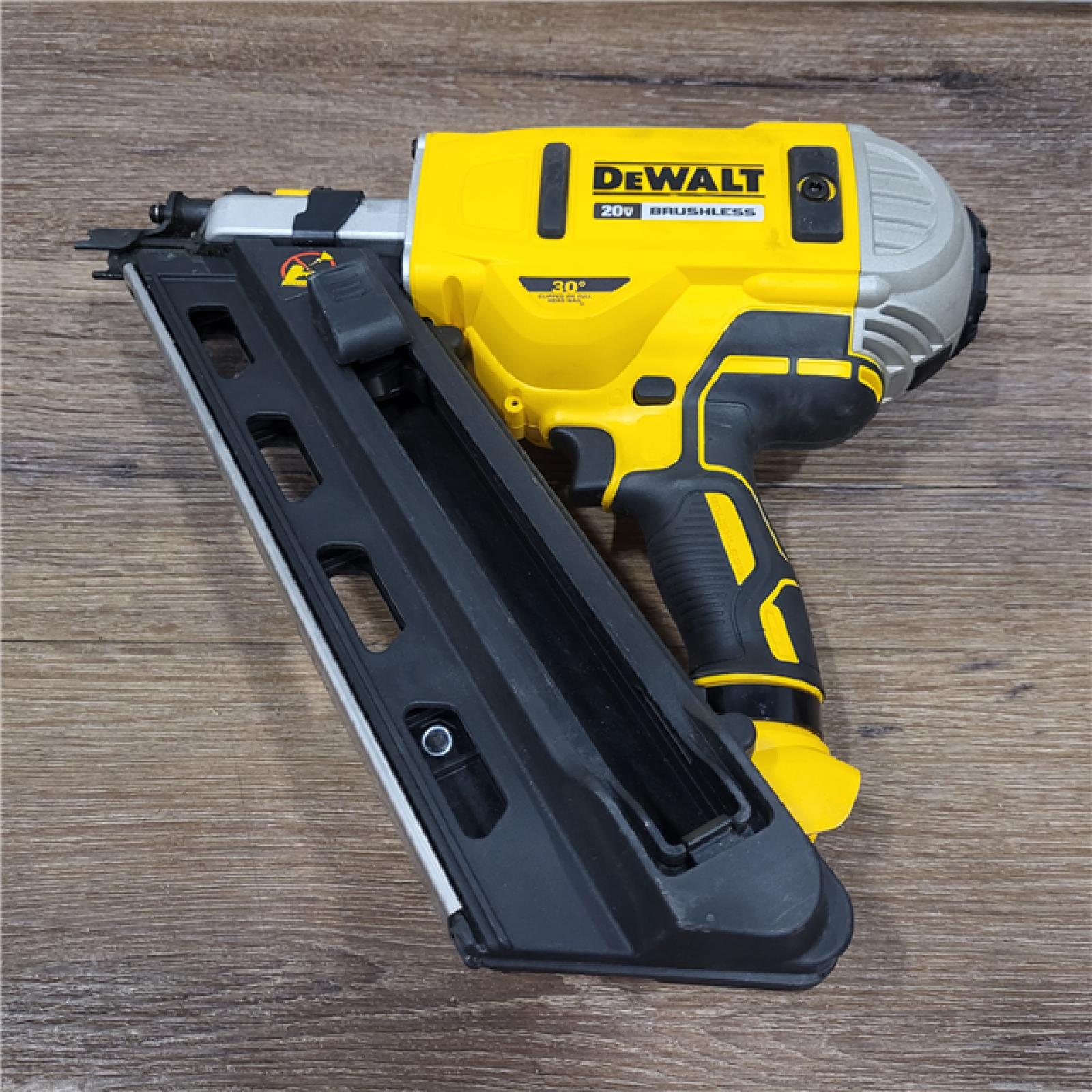 AS-IS DeWalt 20V MAX Brushless Cordless 2-Speed 30° Paper Collated Framing Nailer Kit