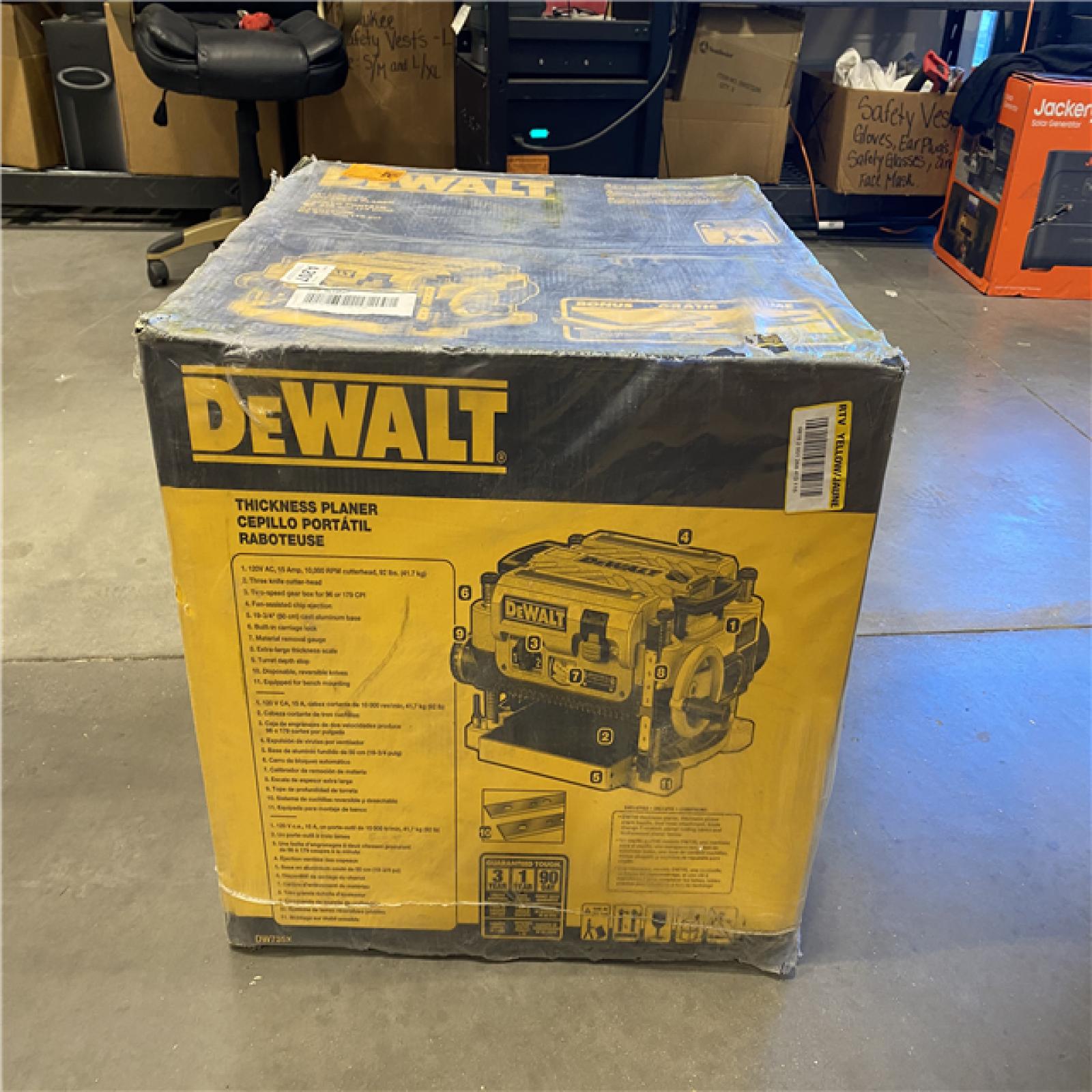 AS-IS DEWALT 13 2 Speed 3-Knife Thickness Planer