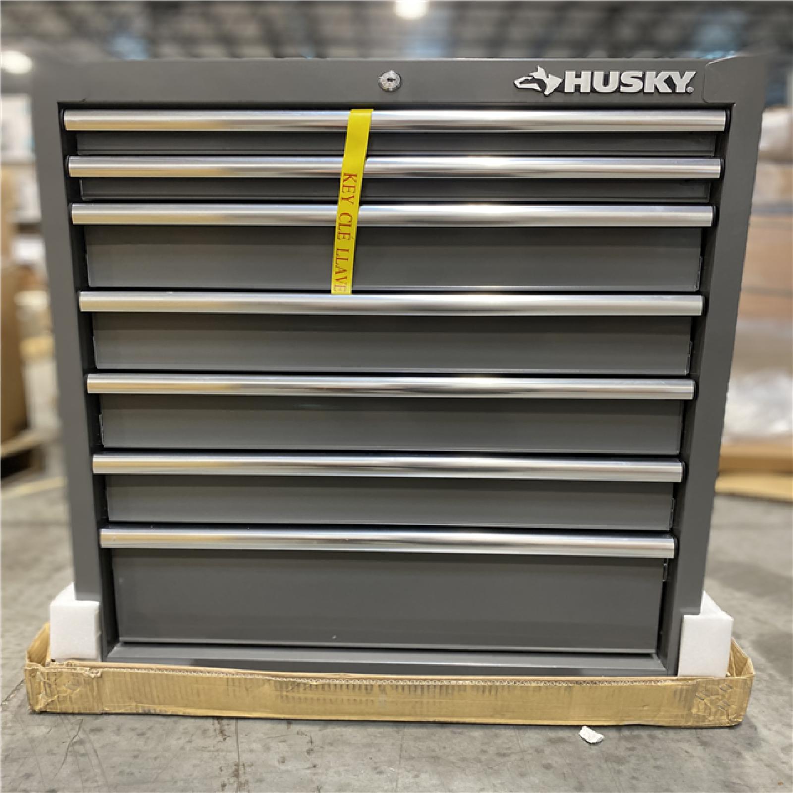 DALLAS LOCATION - Husky Tool Storage 27 in. W Standard Duty Gray Tool Chest Combo