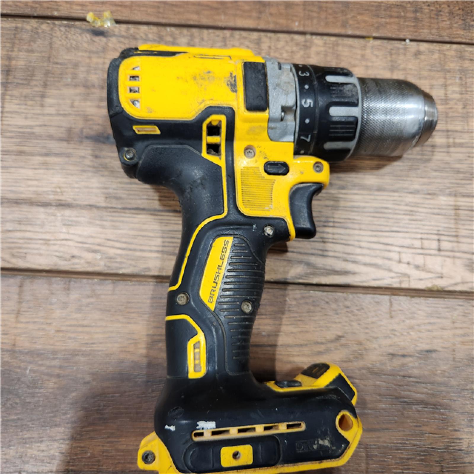 AS-IS DEWALT 20V MAX XR Brushless Cordless 1/2 Drill/Driver Kit