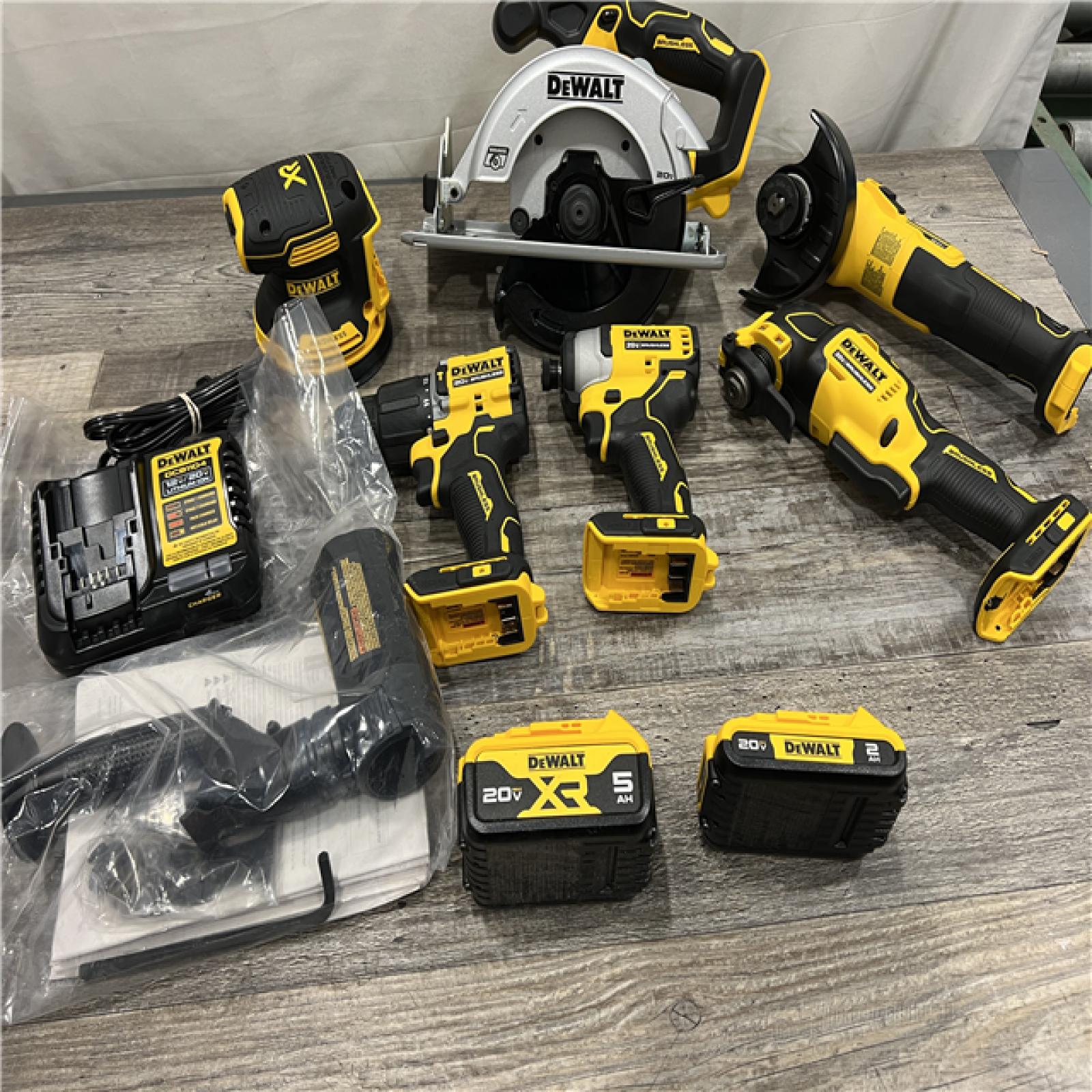 AS-IS Dewalt 20-Volt MAX ToughSystem Lithium-Ion 6-Tool Cordless Combo Kit