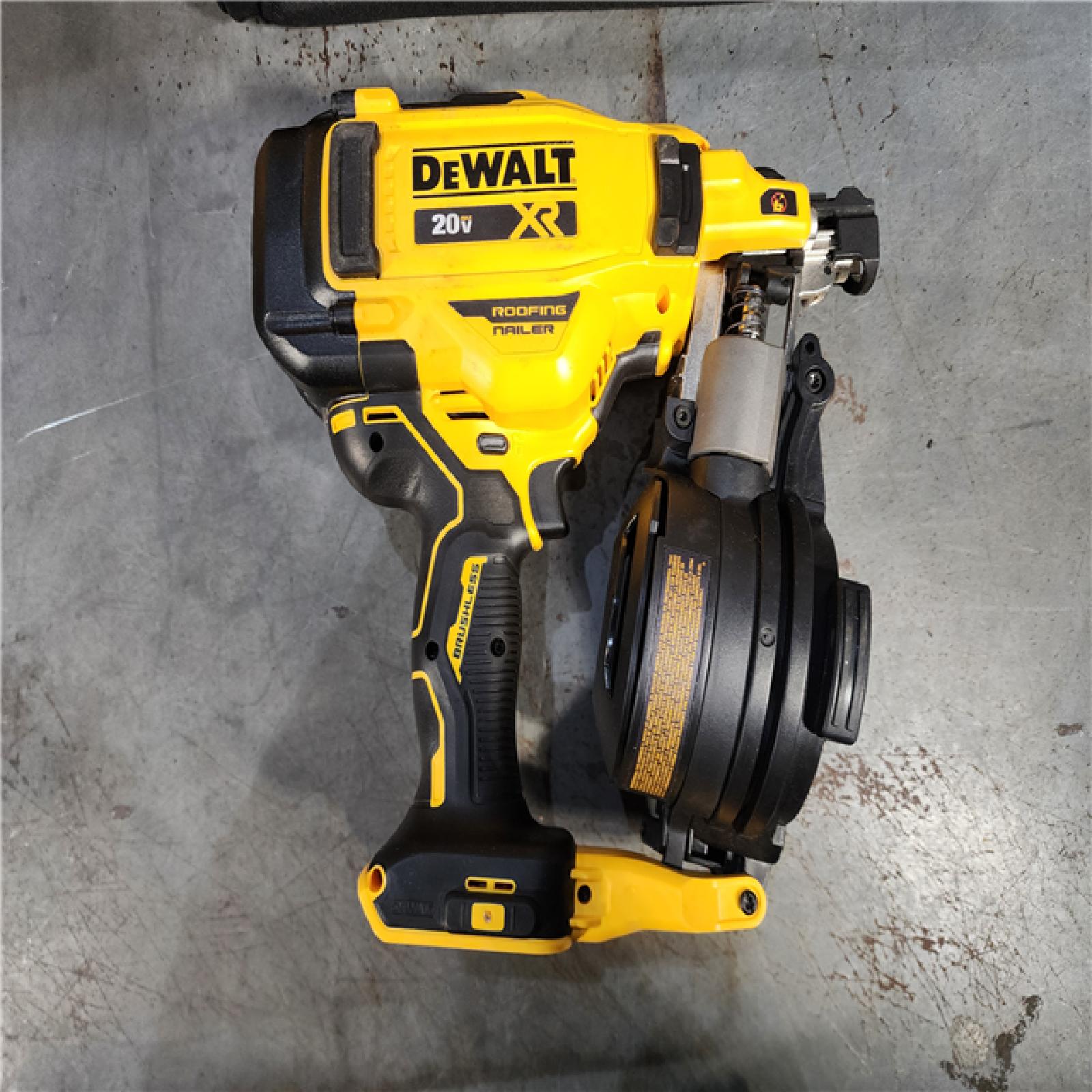 HOUSTON LOCATION - AS-IS DEWALT 2007898 Roofing Nailer Cordless