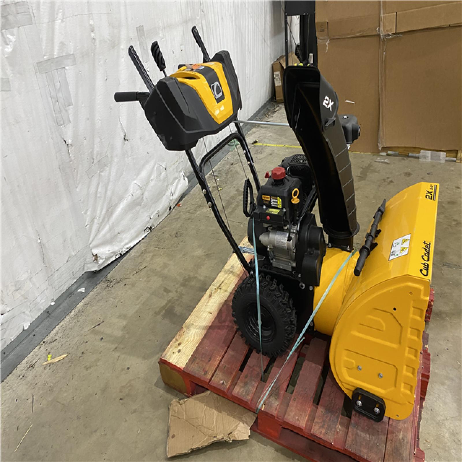 Houston Location - AS-IS Cub Cadet 2x 24'' in Snow Blower