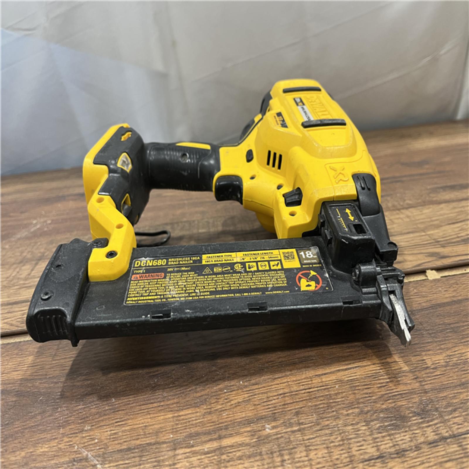 AS-IS DeWalt 20V MAX XR Lithium-Ion Electric Cordless 18-Gauge Brad Nailer (Tool Only)