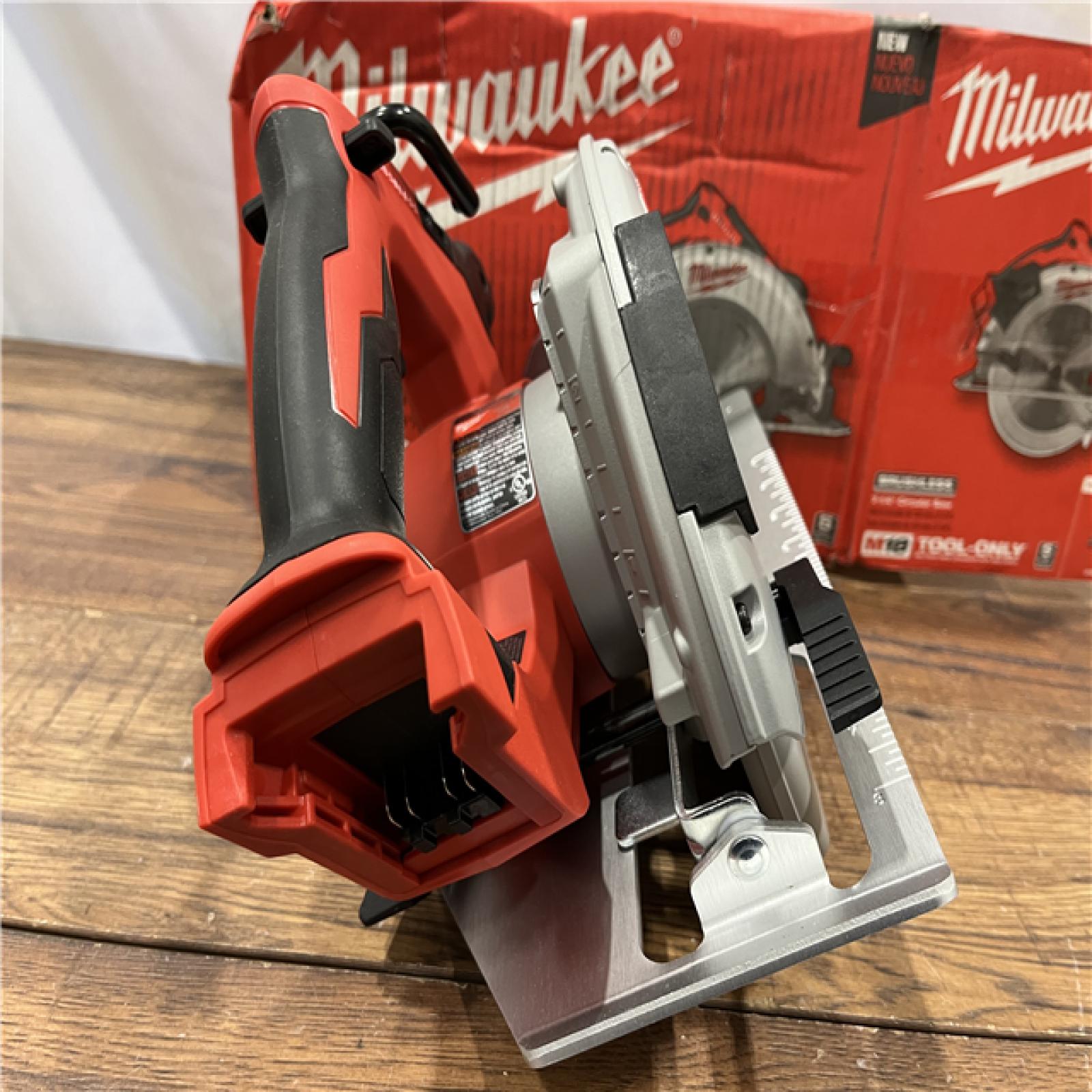 AS IS Milwaukee M18 7-1/4  18V Brushless Circular Saw 2631-20 (Bare Tool)