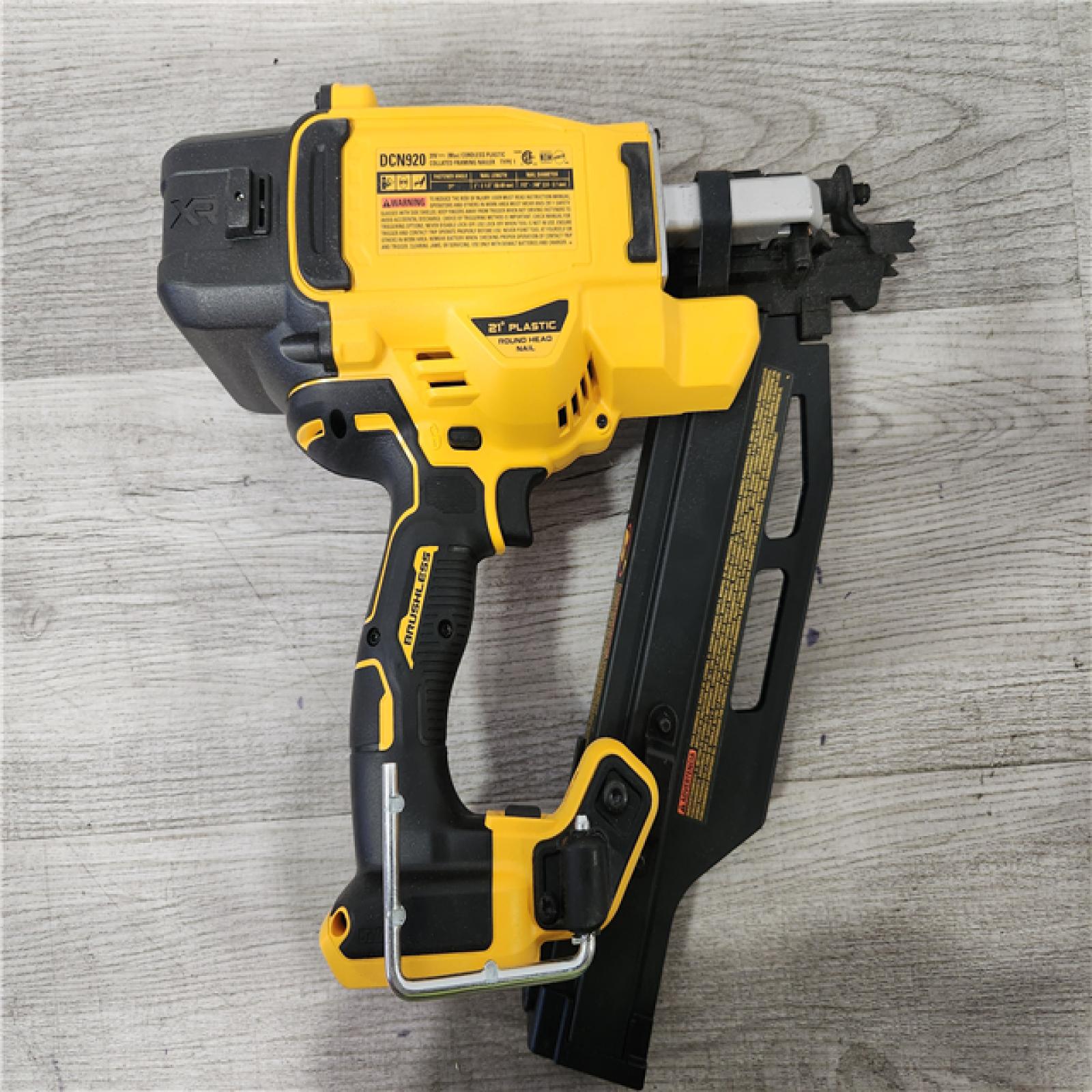 Phoenix Location DEWALT 20-Volt 21° Cordless Framing Nailer (Tool-Only)