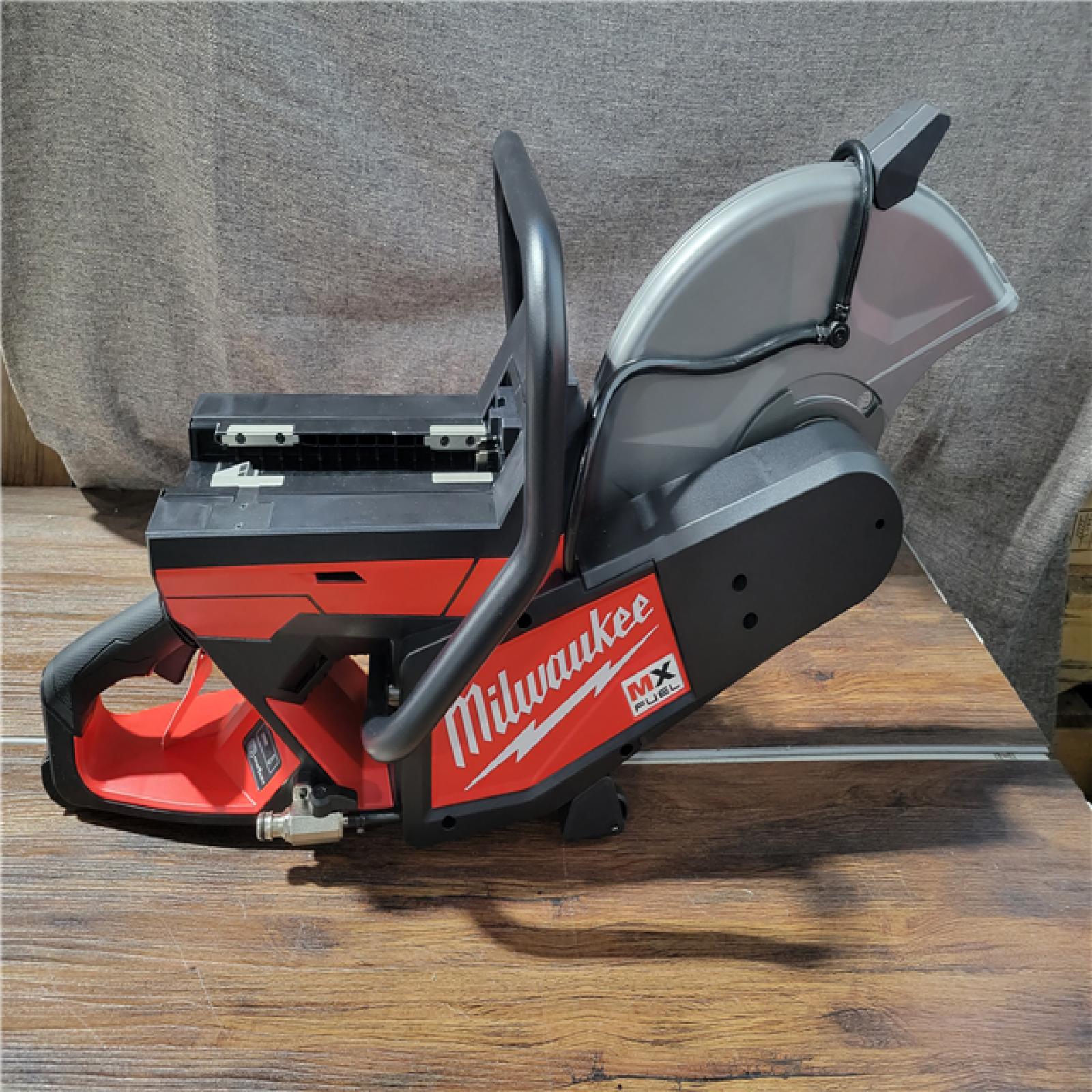 CALIFORNIA NEW MILWAUKEE 14 CUT-OFF SAW (2 BATTERIES, 1 CHARGER, AND BAG INCLUDED)