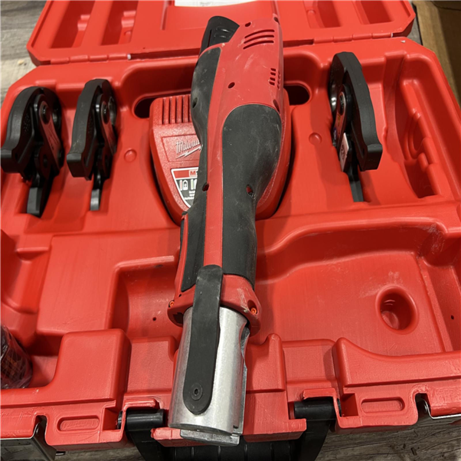 AS-IS Milwaukee M12 Force Logic Press Tool 1/2 in. to 1 in. Kit