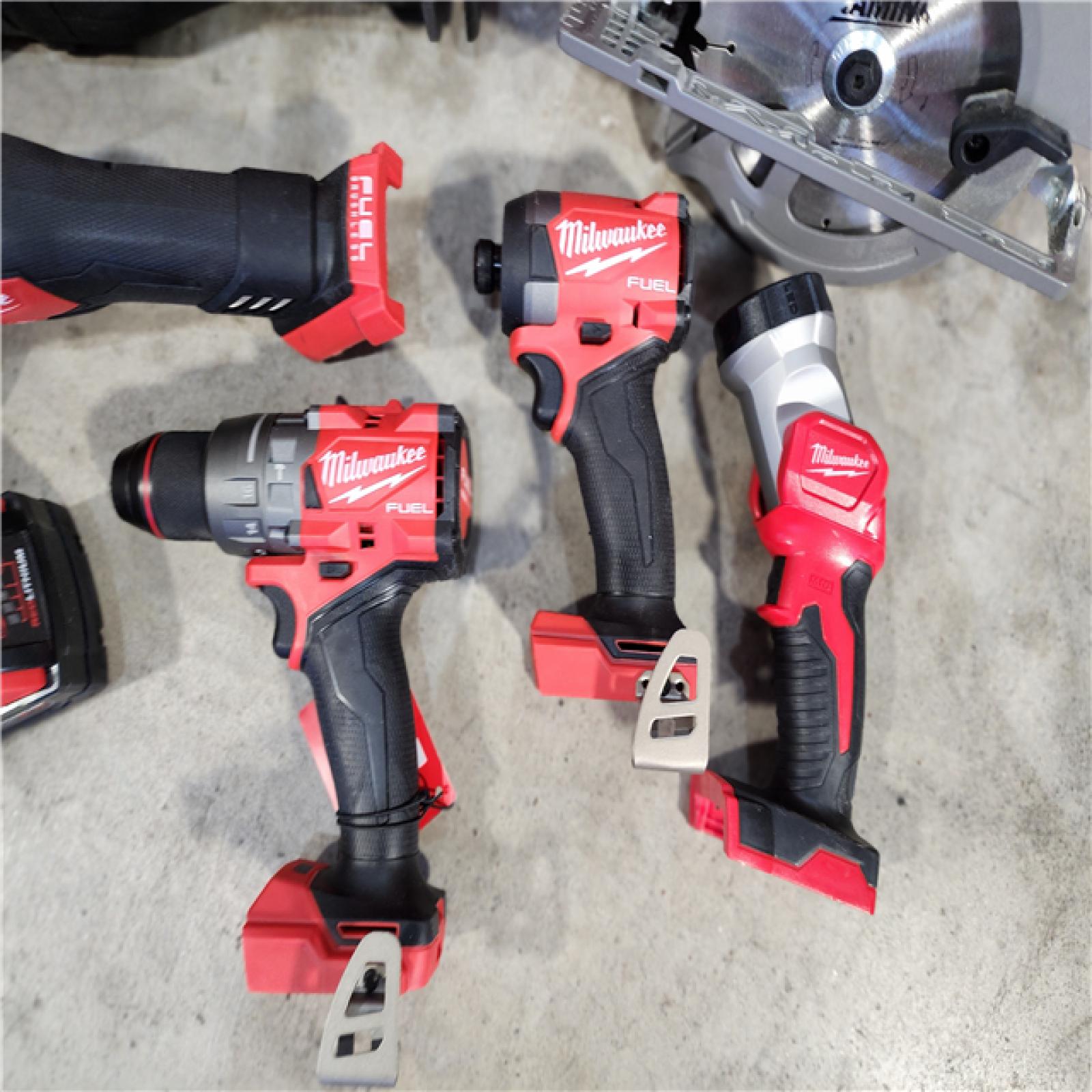 HOUSTON LOCATION - AS-IS MILWAUKEE 6 TOOL KIT