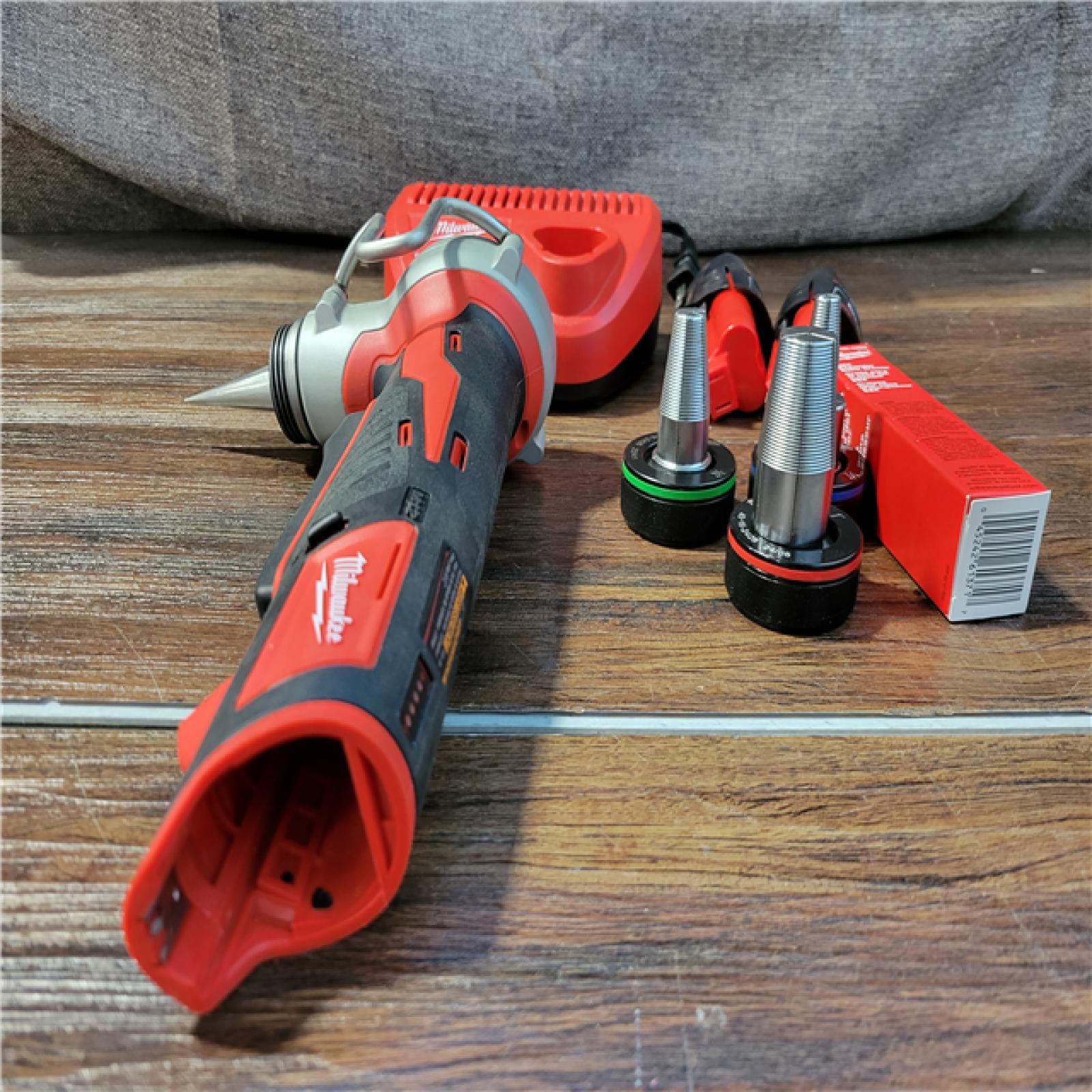 CALIFORNIA NEW MILWAUKEE M12 PEX EXPANDER KIT(BATTERIES AND CHARGER INCLUDED)