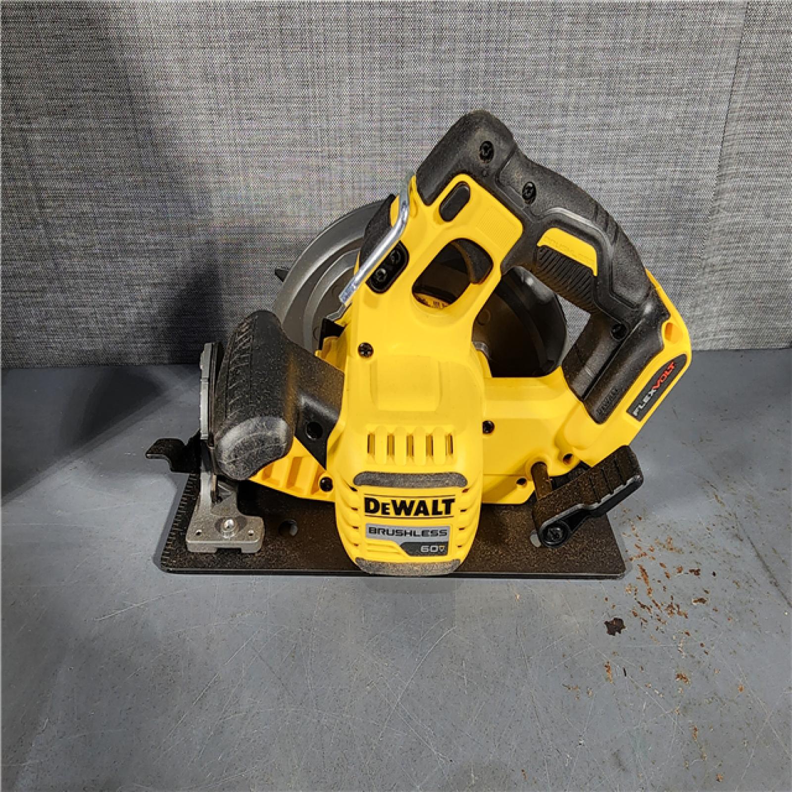 HOUSTON LOCATION - AS-IS DeWALT Flexvolt Max 7-1/4  60V Brushless Circular Saw DCS578B (Bare Tool)