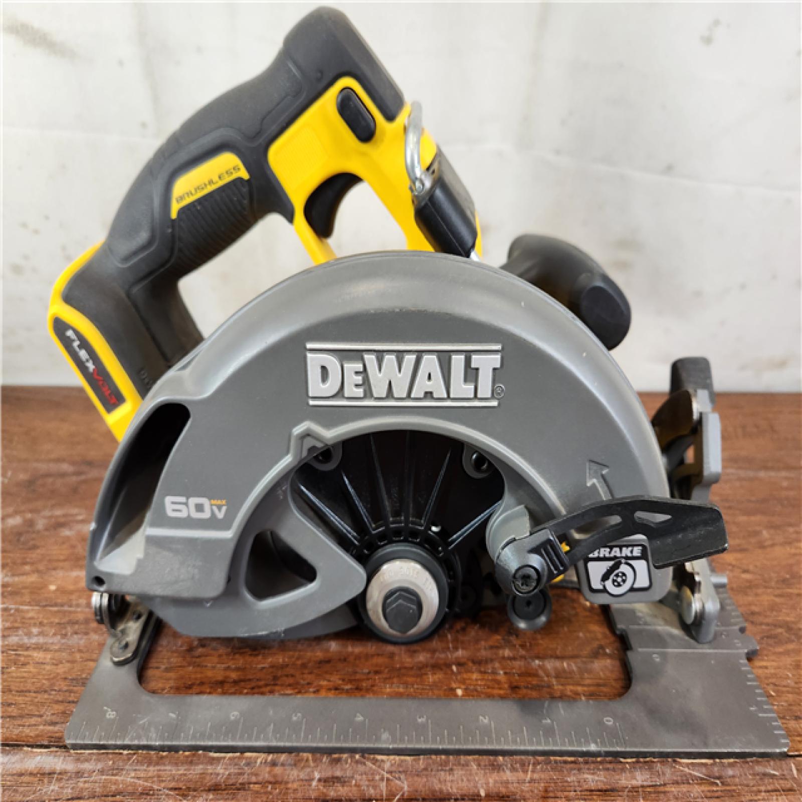 AS-IS DeWalt FLEXVOLT 60V MAX Cordless Brushless 7-1/4 in. Circular Saw with Brake (Tool Only)