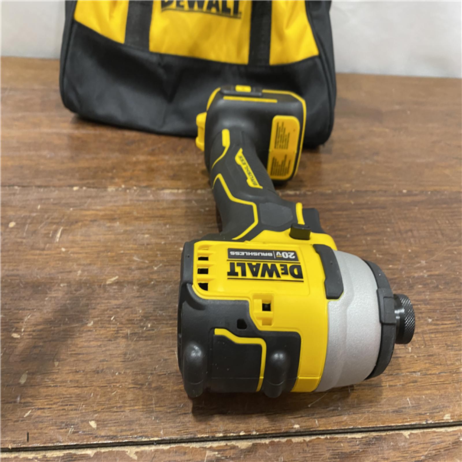 AS-ISDEWALT ATOMIC 20V MAX* Brushless Cordless Compact 1/4 in. Impact Driver Kit