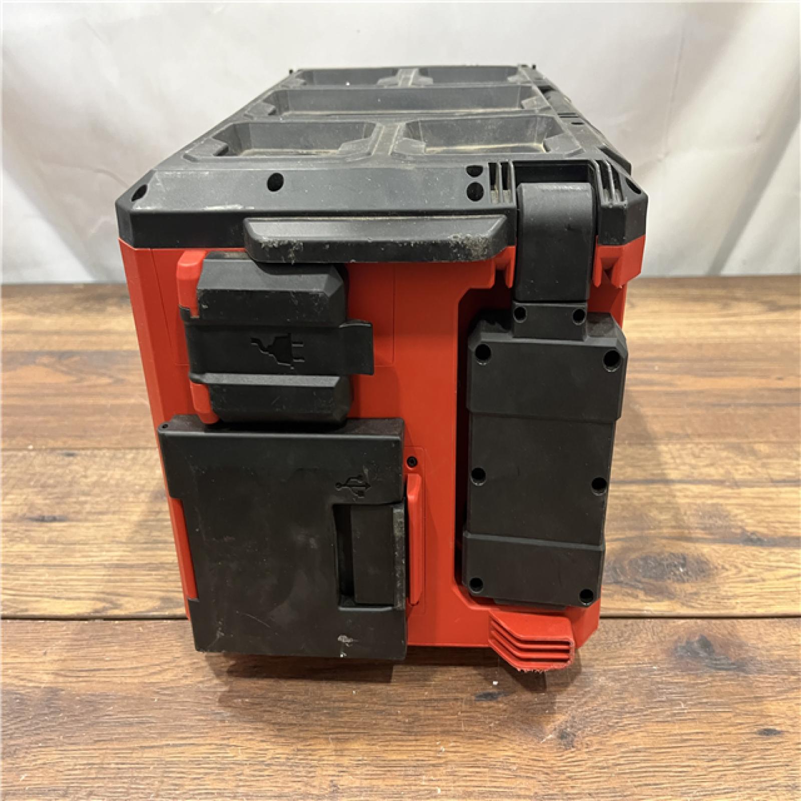 AS-IS Milwaukee M18 PACKOUT Light/Charger