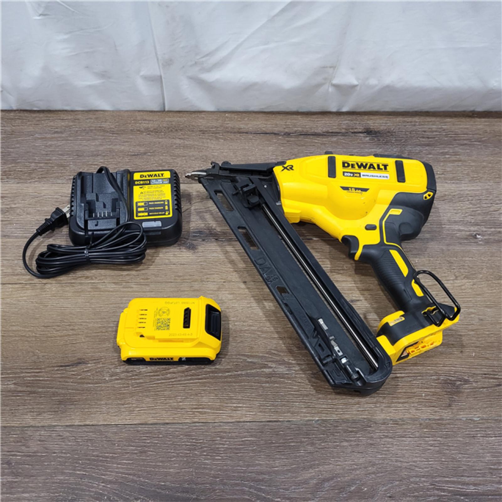 AS-IS DeWalt DCN660D1 20V 16 Gauge Cordless Angled Finish Nailer Kit W/ 2Ah Battery