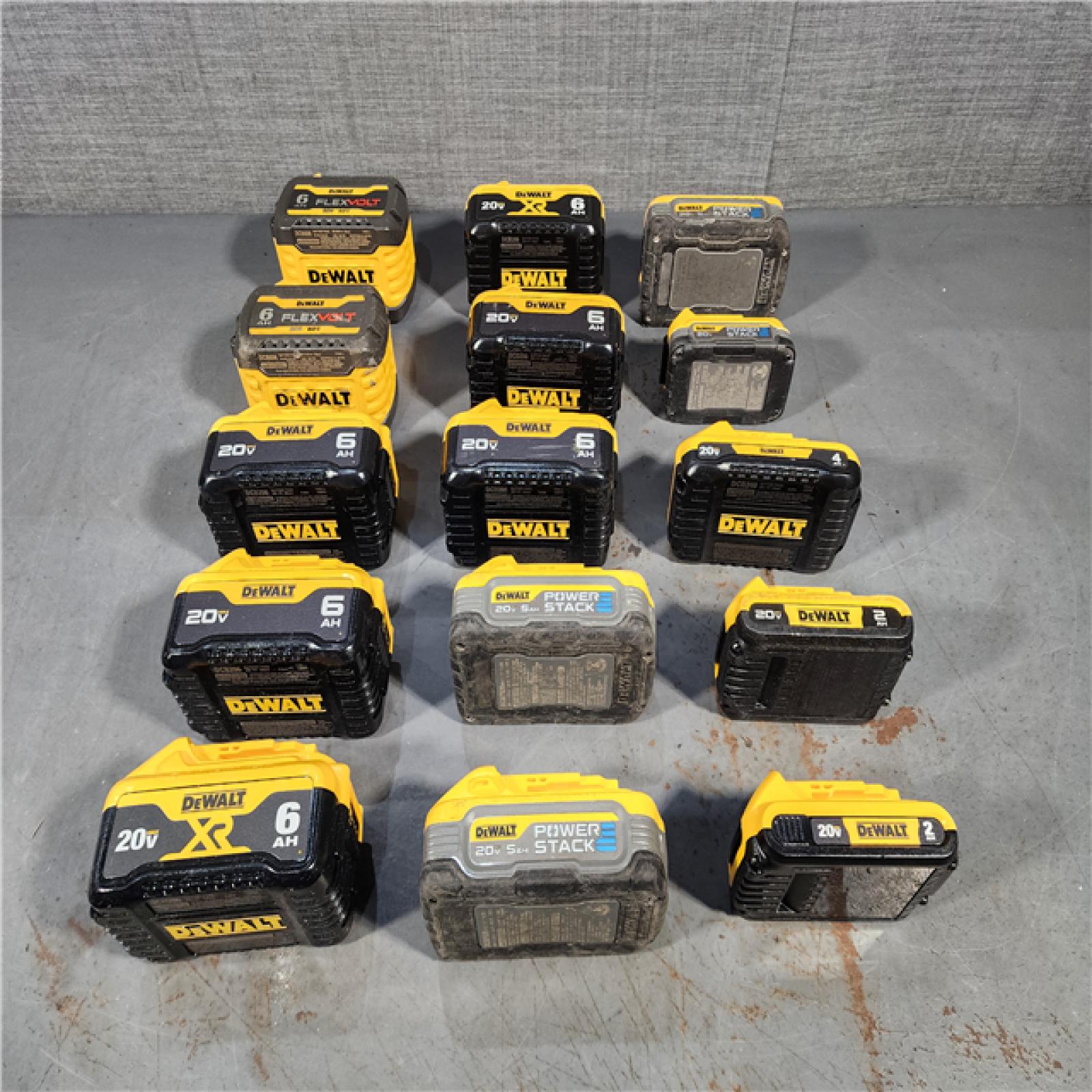 HOUSTON LOCATION - AS-IS DEWALT BATTERY PACK QTY - 15