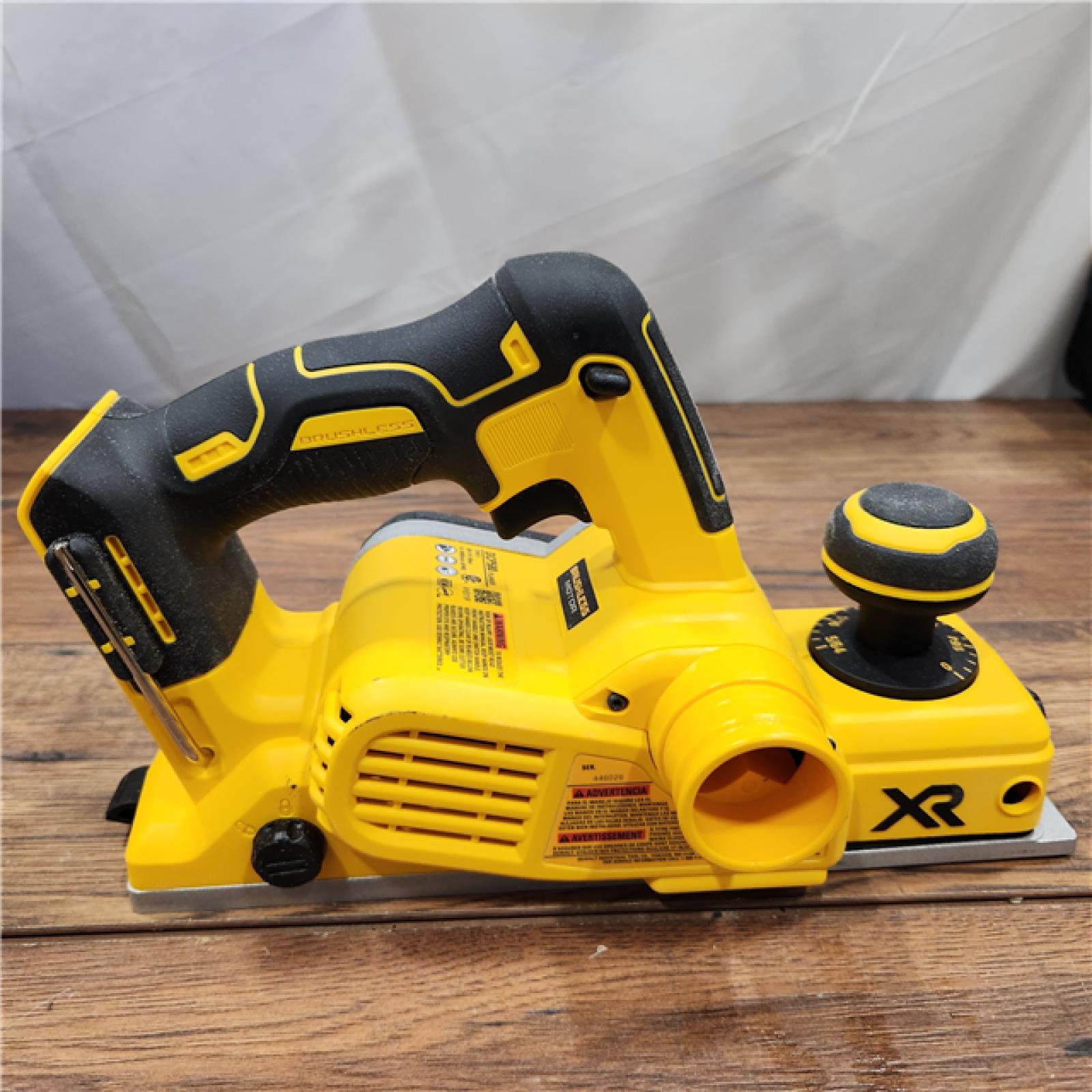 AS-IS DEWALT 20-Volt MAX XR Lithium-Ion Cordless Brushless 3-1/4 in. Planer (Tool-Only)