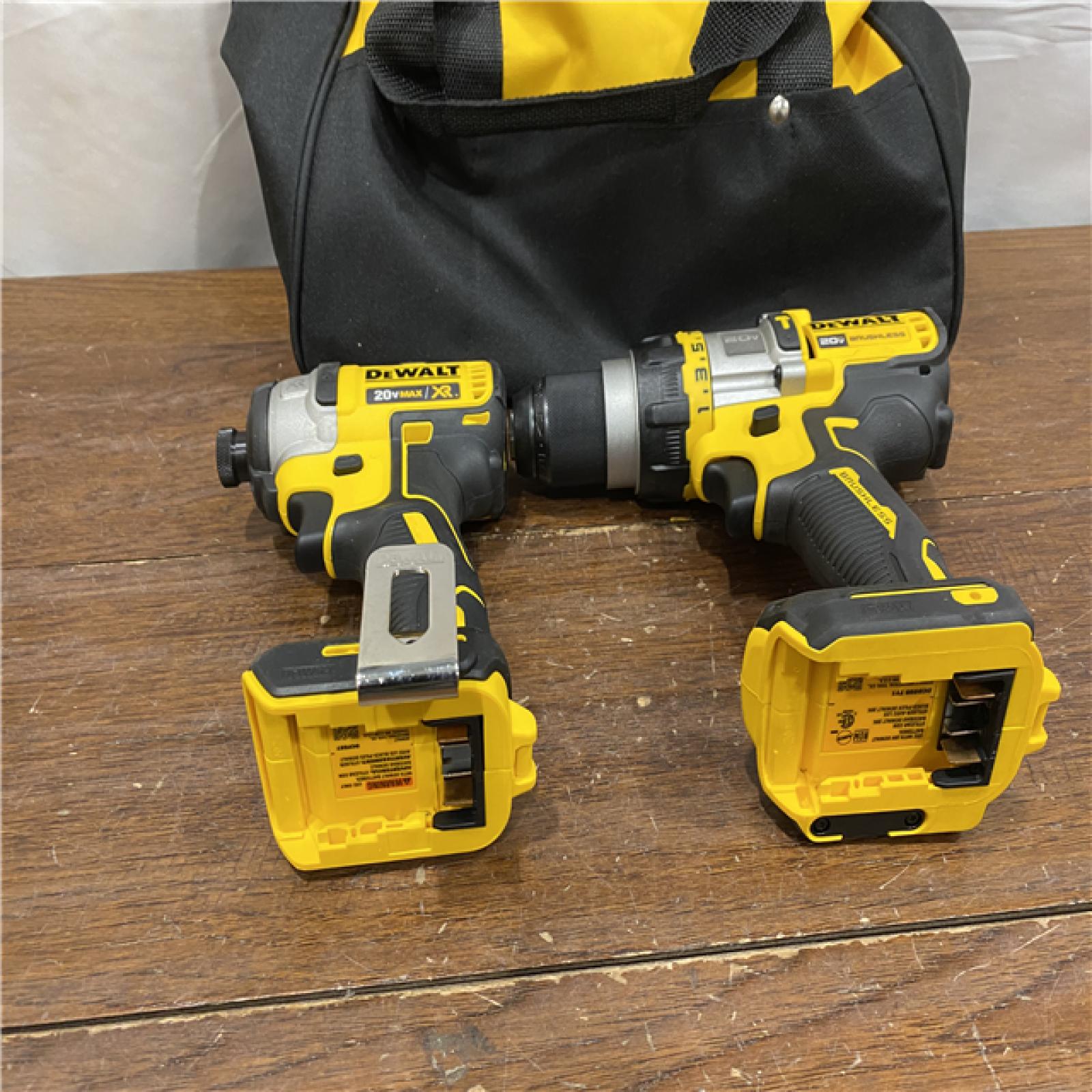 AS-ISDEWALT 20V MAX Cordless Brushless Hammer Drill/Driver 2 Tool Combo Kit with FLEXVOLT ADVANTAGE