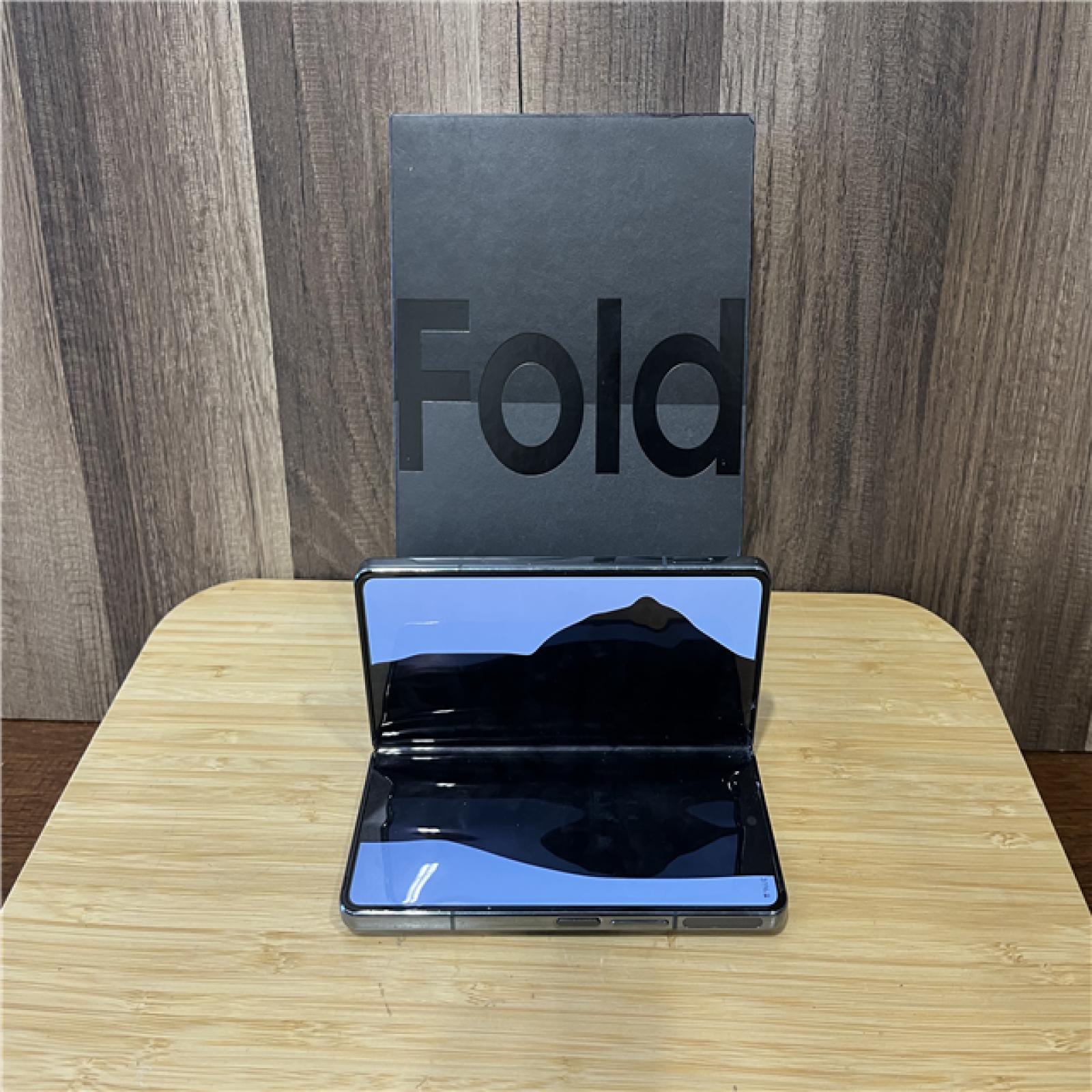 AS-IS Samsung Galaxy Z Fold 4 5G  512GB - Green gray