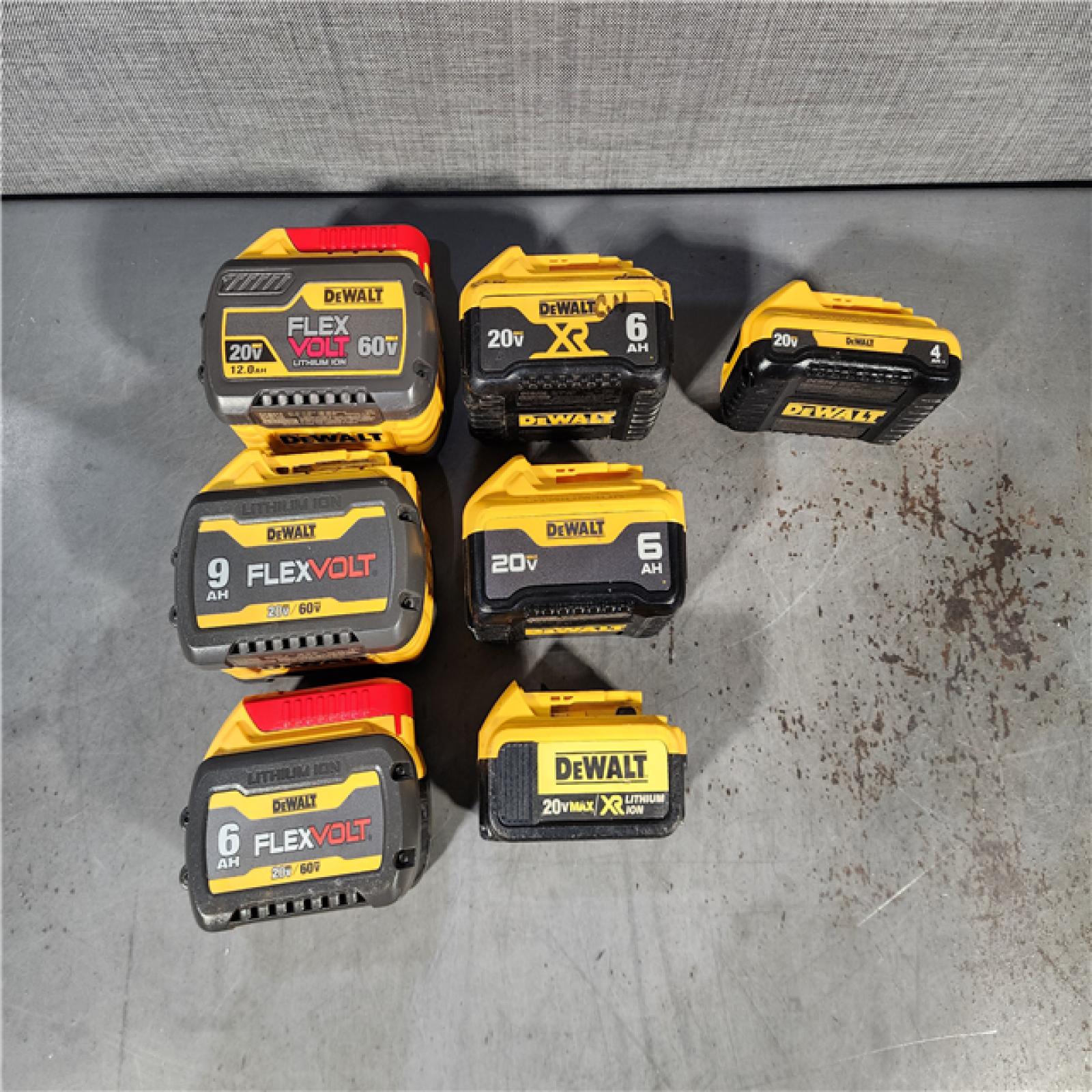 HOUSTON LOCATION - AS-IS DEWALT BATTERY PACK QTY - 15