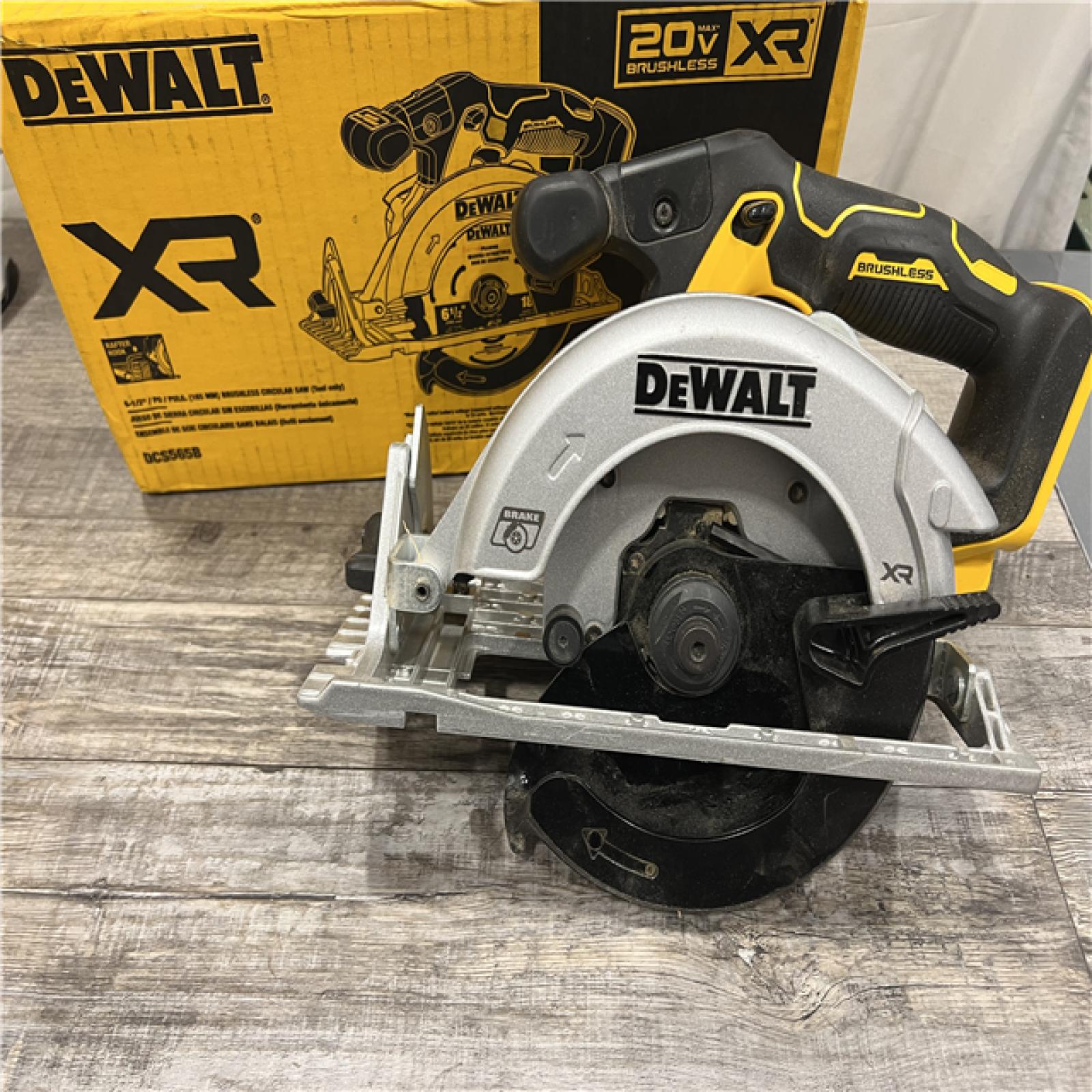 AS-IS DeWALT DCS565B 20V Max Brushless 6.5   Cordless Circular Saw