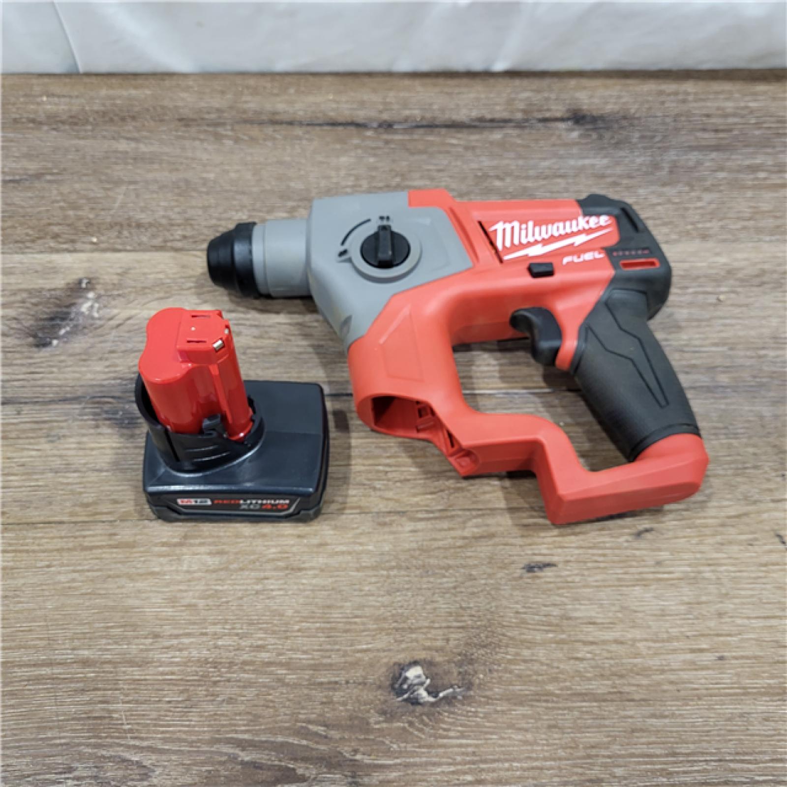 AS IS Milwaukee Cordless 5/8 in. SDS-Plus Rotary Hammer Kit