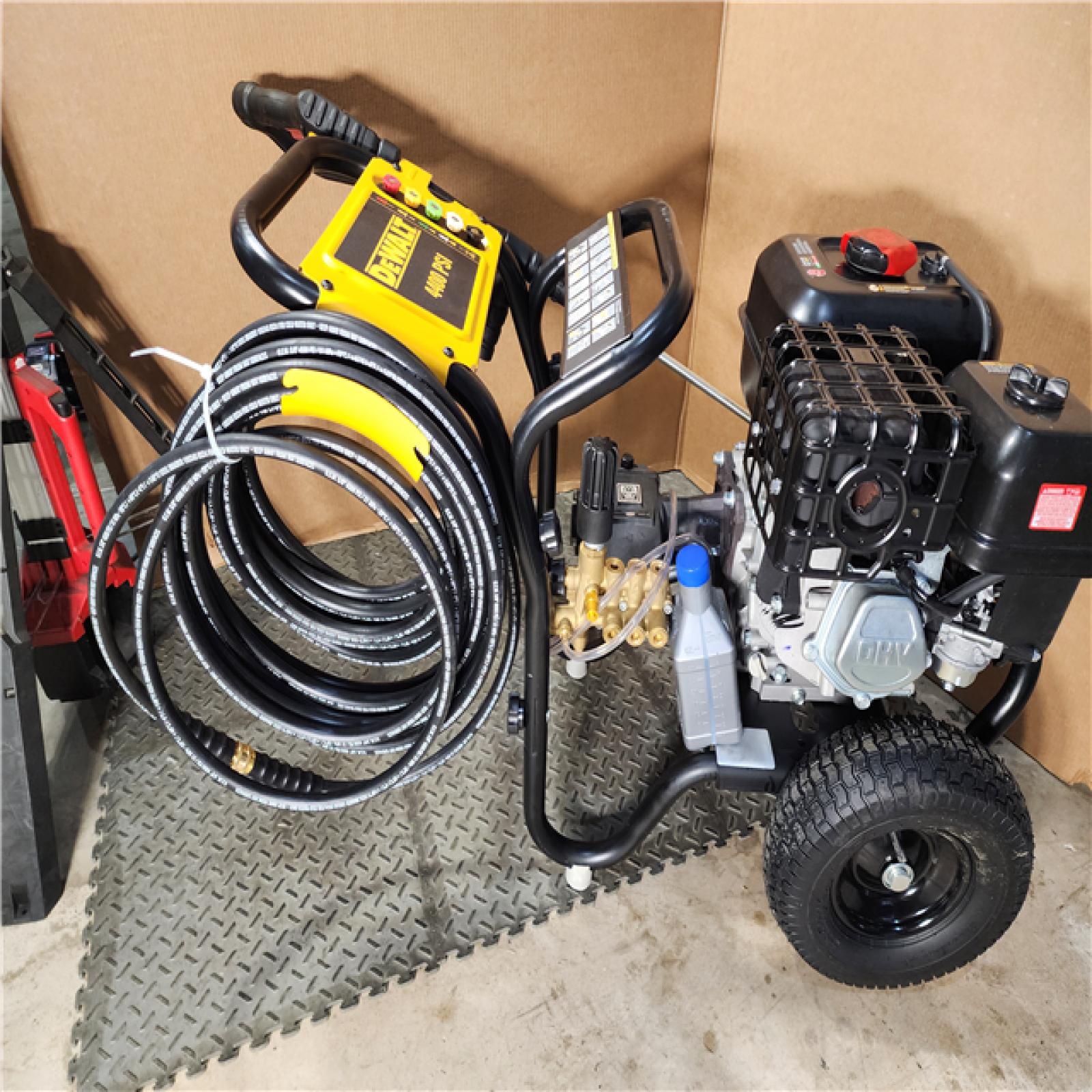 HOUSTON LOCATION - AS-IS (APPEARS LIKE NEW) DEWALT 4400 PSI 4.0 GPM Cold Water Gas Pressure Washer