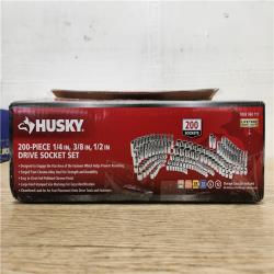 Phoenix Location NEW Husky 1/4 in., 3/8 in. and 1/2 in. Drive Socket Set (200-Piece)