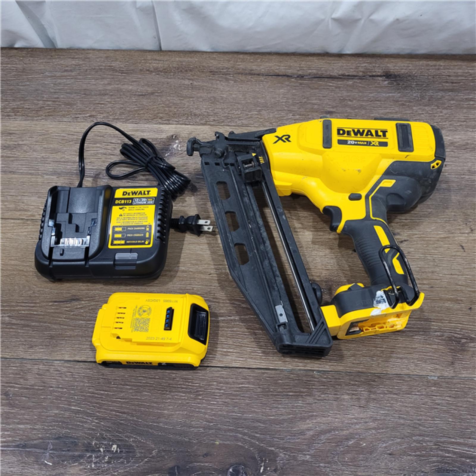 AS-IS DeWalt DCN660D1 20V 16 Gauge Cordless Angled Finish Nailer Kit W/ 2Ah Battery