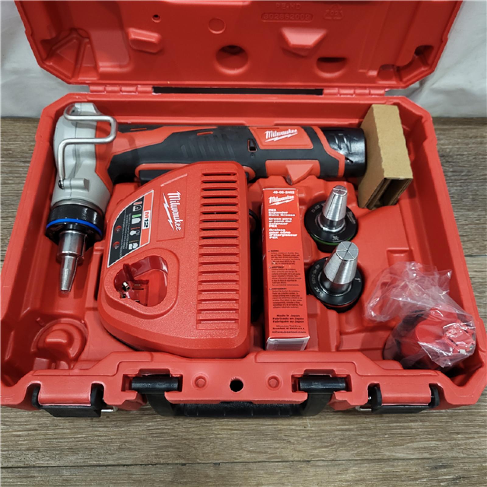 AS-IS M12 12-Volt Lithium-Ion Cordless PEX Expansion Tool Kit with (2) 1.5 Ah Batteries, (3) Expansion Heads and Hard Case