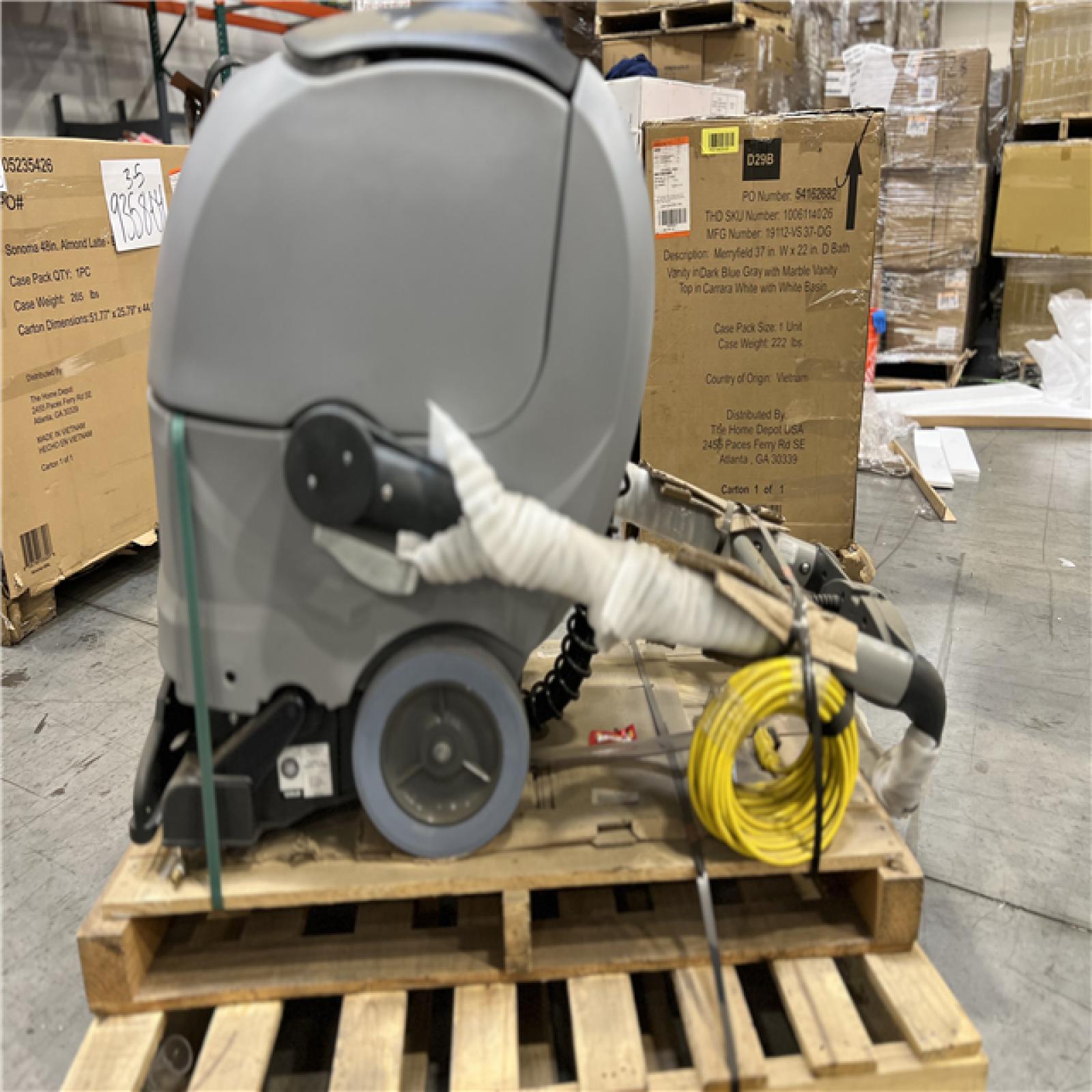 DALLAS LOCATION LIKE NEW! - Advance ES400 XLP Carpet Extractor with deep cleaning mode