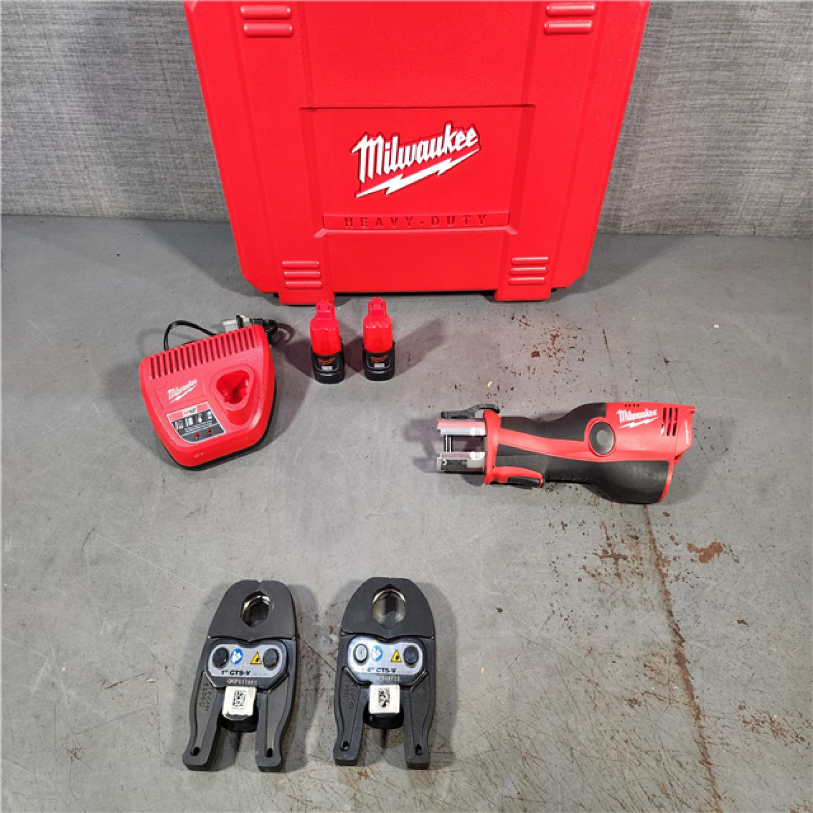 HOUSTON LOCATION - AS-IS Milwaukee M12 12-Volt Lithium-Ion Force Logic Cordless Press Tool