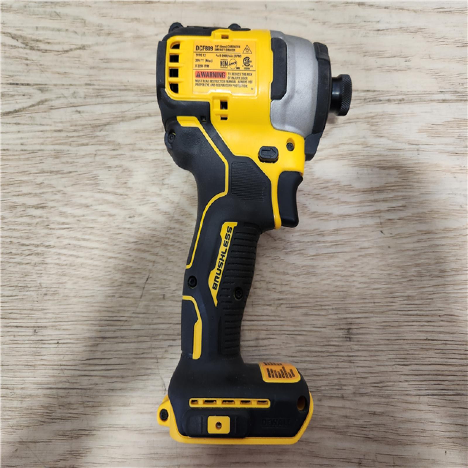 Phoenix Location DEWALT ATOMIC 20-Volt MAX Lithium-Ion Cordless Combo Kit (2-Tool) with (2) 2.0Ah Batteries, Charger and Bag