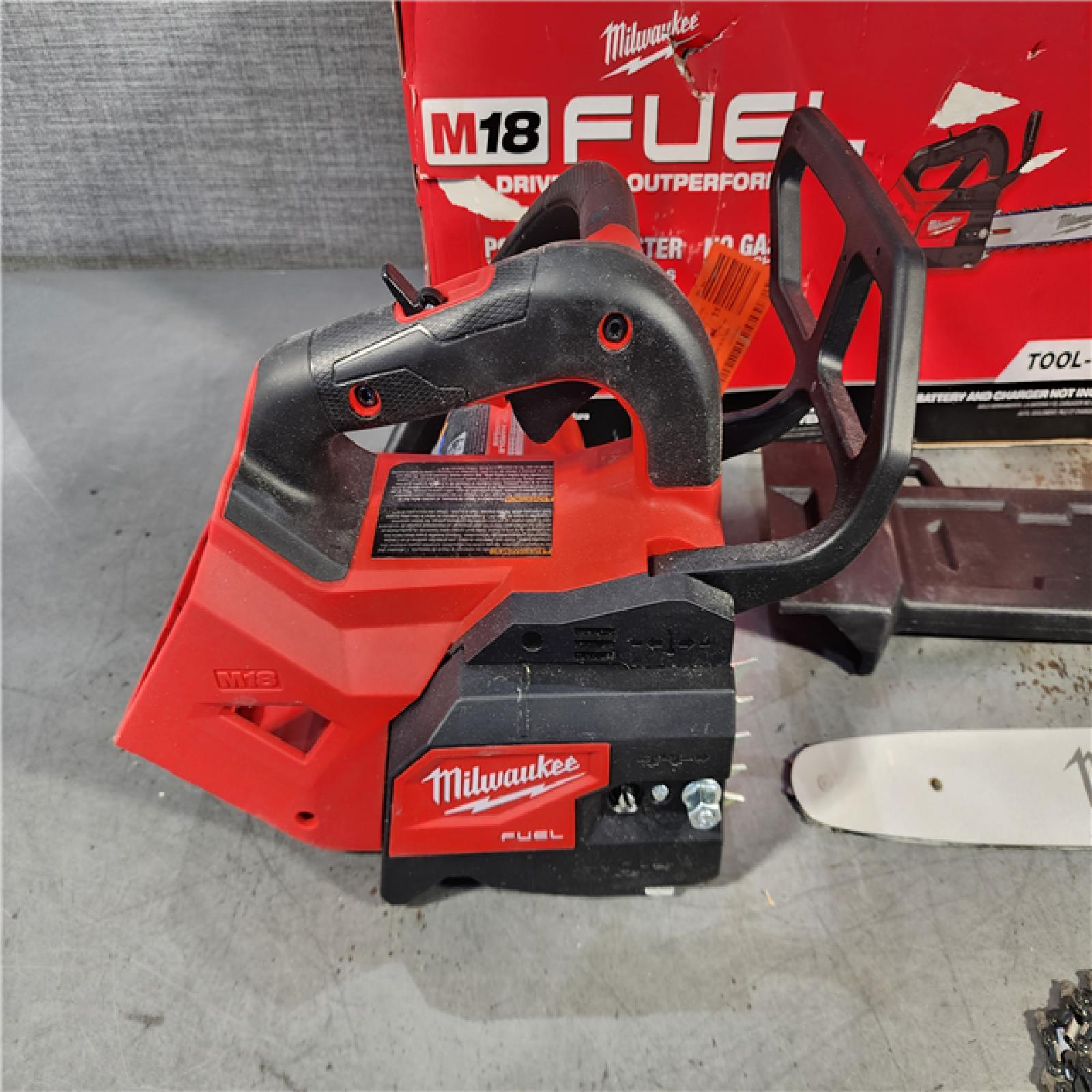 HOUSTON LOCATION - AS-IS Milwaukee Tool 2826-20T M18 FUEL 14  Top Handle 18-Volt Lithium-Ion Brushless Electric Cordless Chainsaw (Tool-Only)