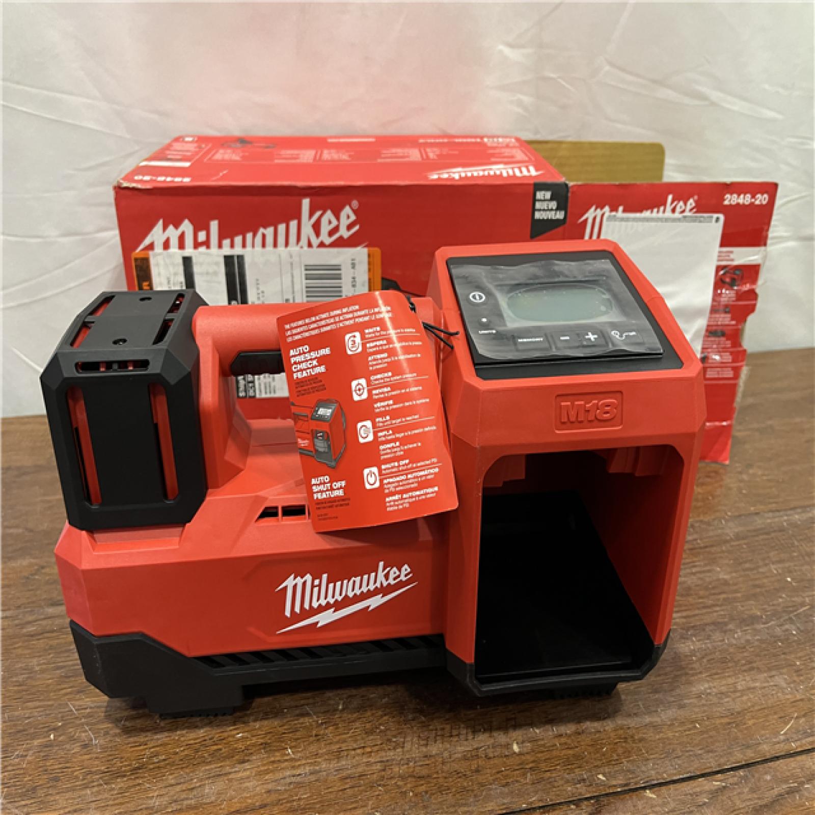 AS-IS Milwaukee M18 18 V 150 PSI Tire Inflator