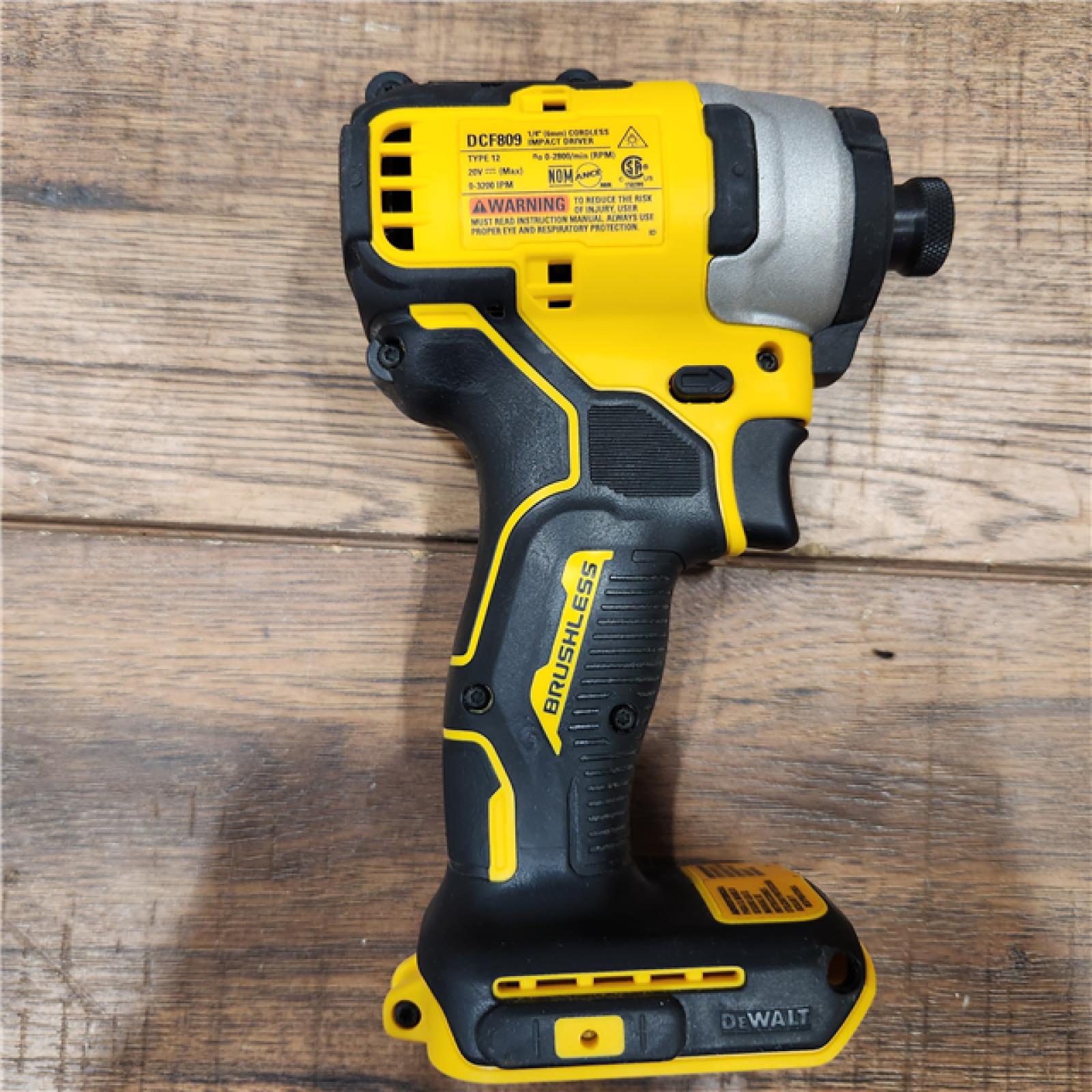 AS-IS DEWALT ATOMIC 20V MAX* Brushless Cordless Compact 1/4 in. Impact Driver Kit