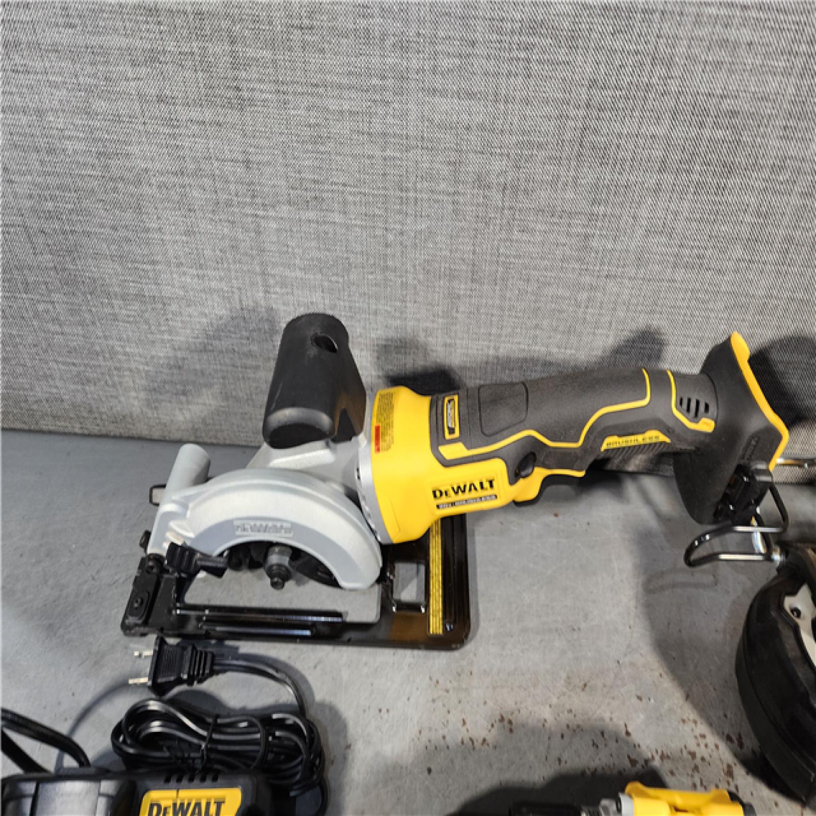 HOUSTON LOCATION - AS-IS DEWALT 3 TOOL COMBO KIT W/ (2) BATTERY & CHARGER