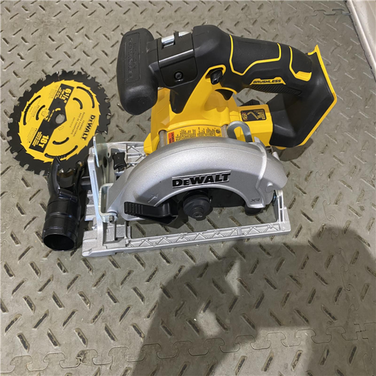 Houston location AS-IS DeWALT DCS565B 20V Max Brushless 6.5   Cordless Circular Saw