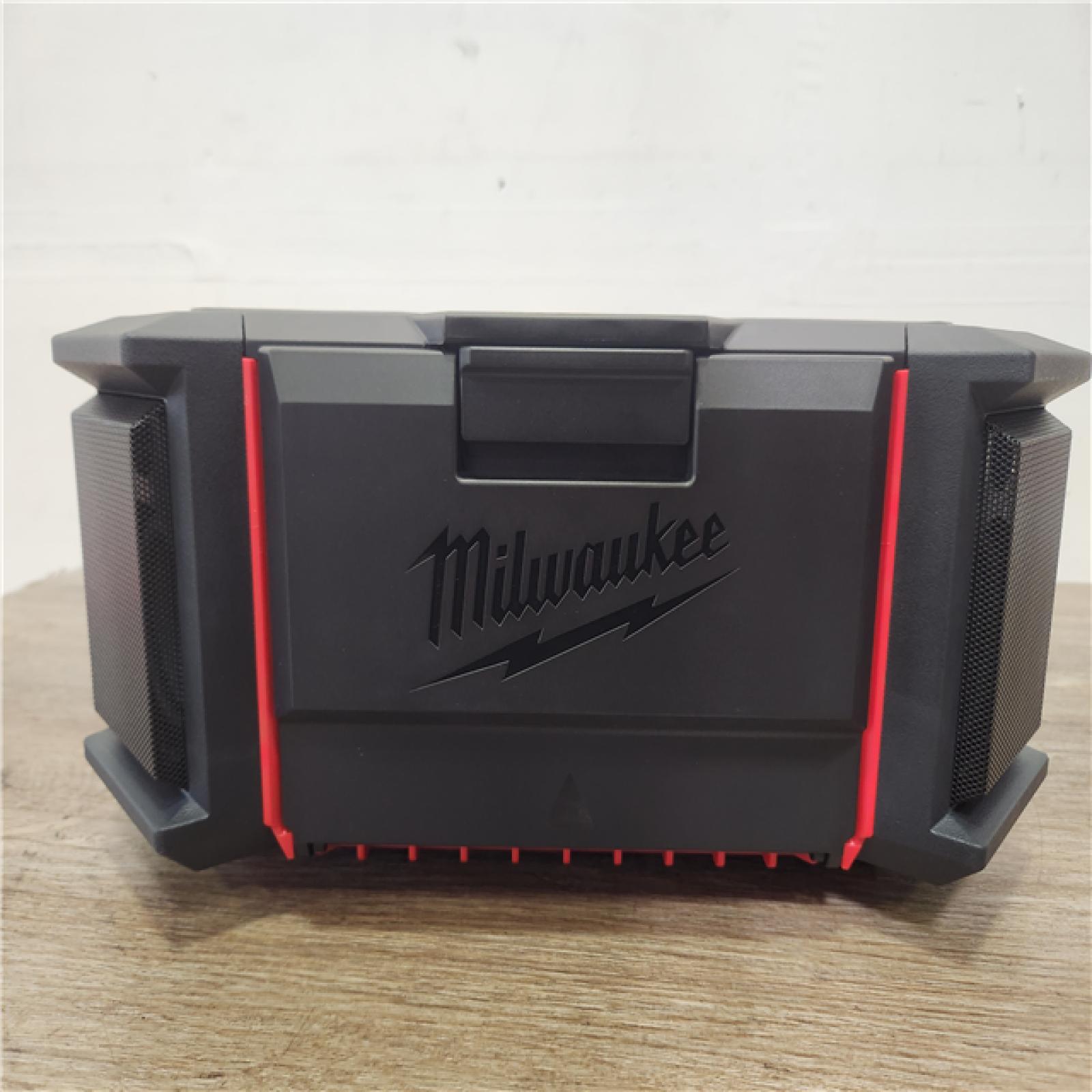 Phoenix Location NEW Milwaukee M18 Lithium-Ion Cordless PACKOUT Radio/Speaker with Built-In Charger