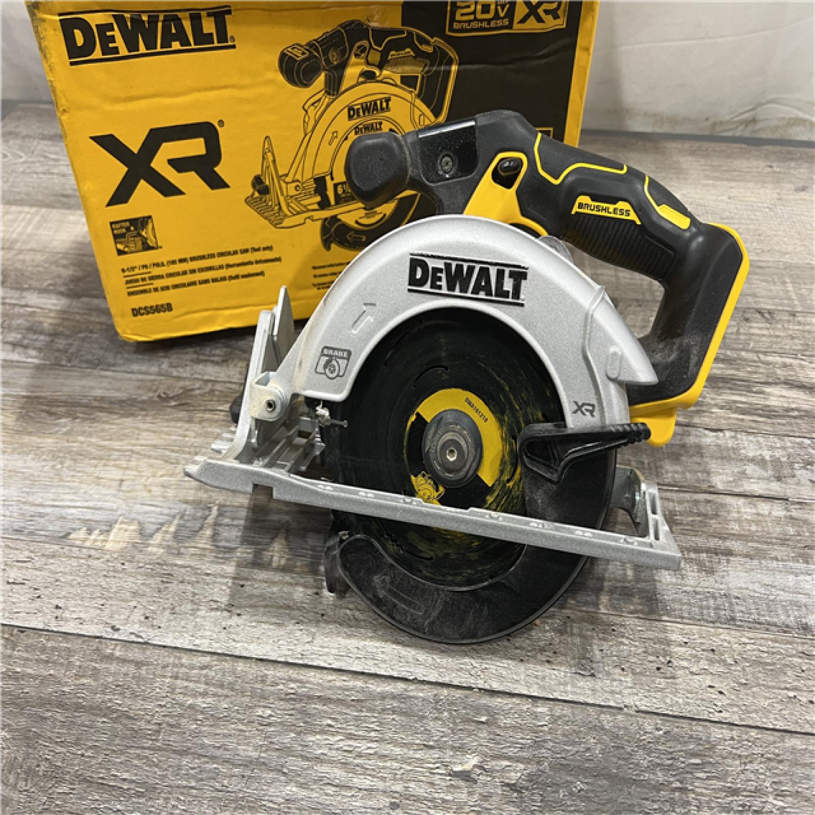 AS-IS DeWALT DCS565B 20V Max Brushless 6.5   Cordless Circular Saw